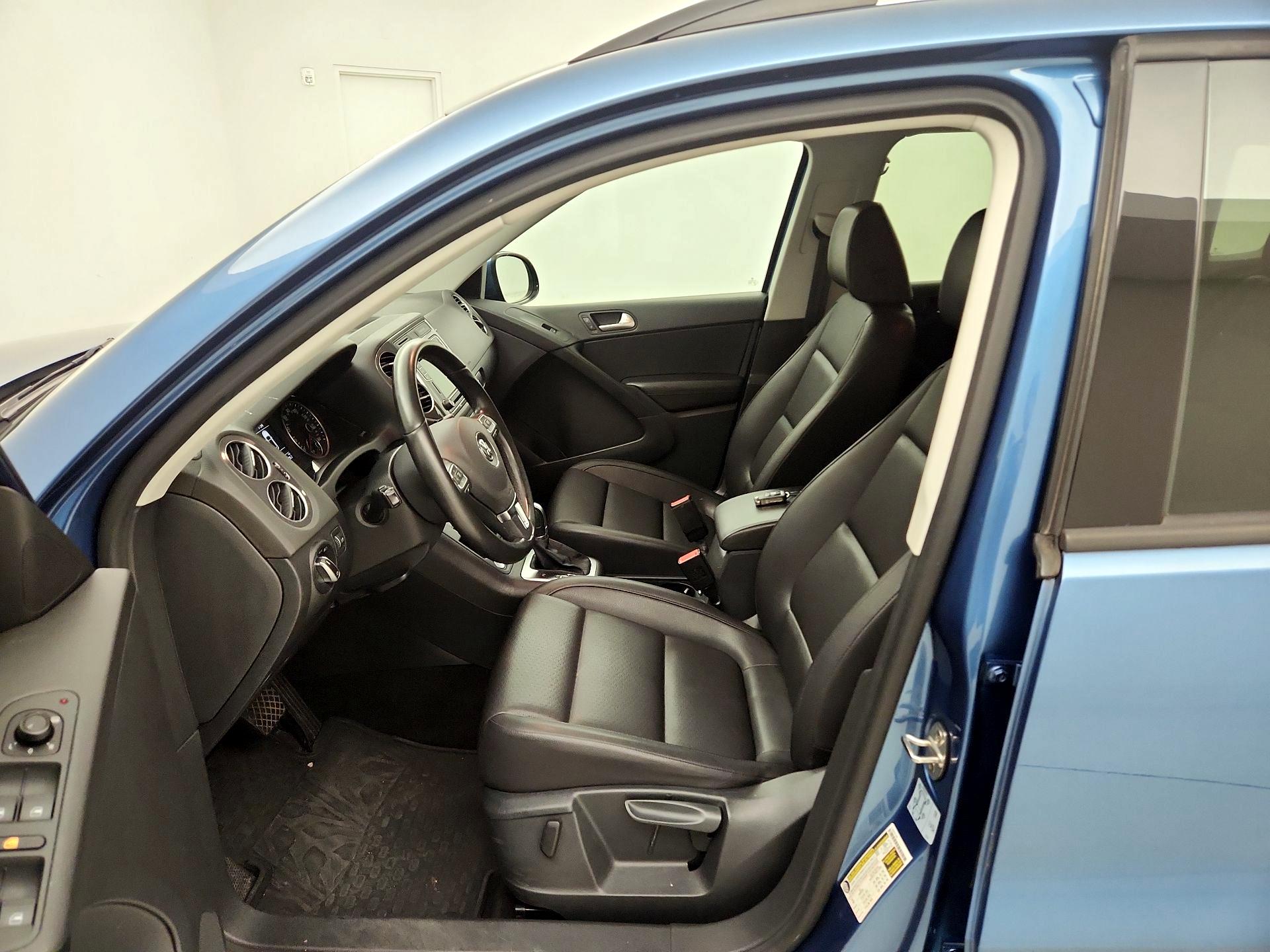 Thumbnail: 2017 Volkswagen Tiguan - 11