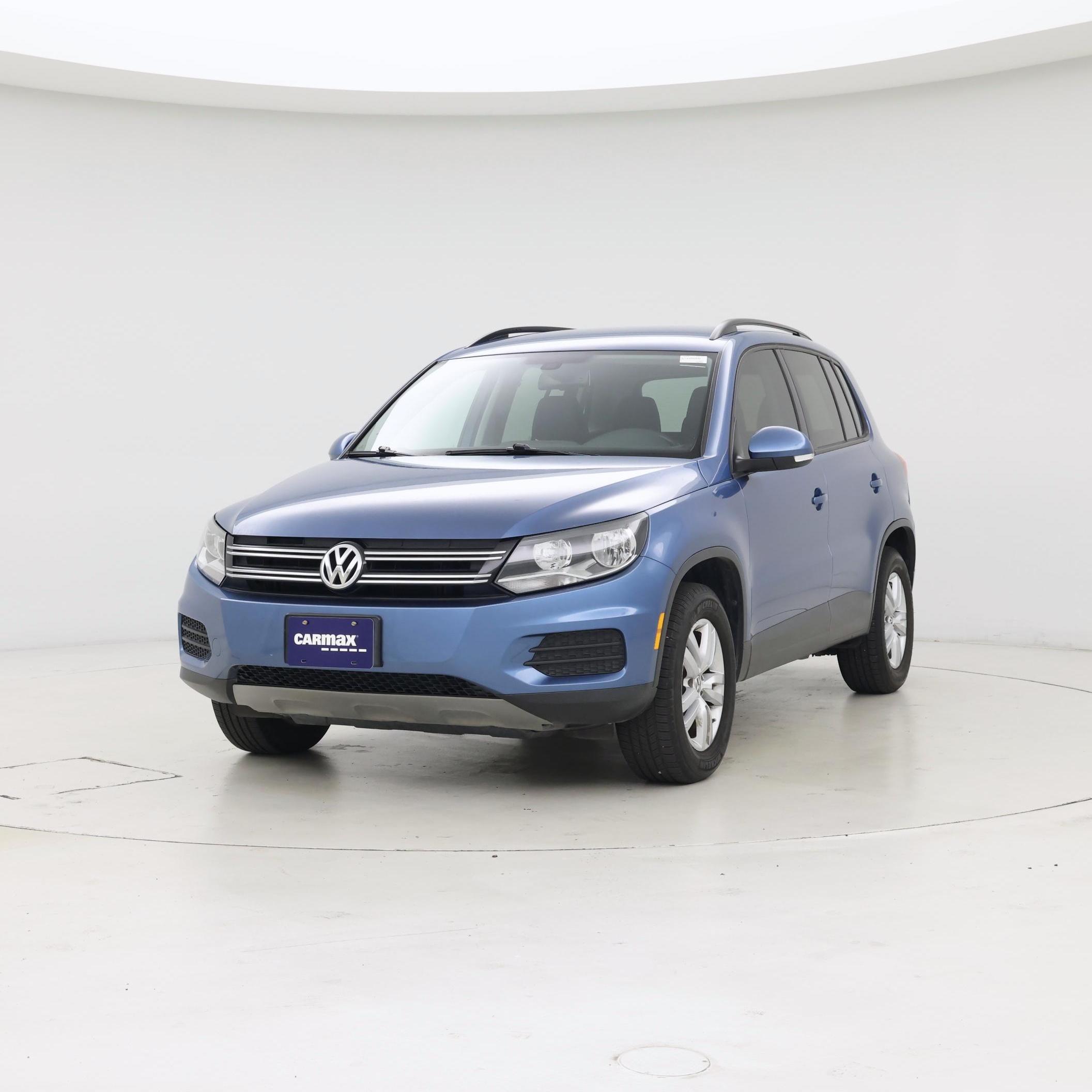 Thumbnail: 2017 Volkswagen Tiguan - 4