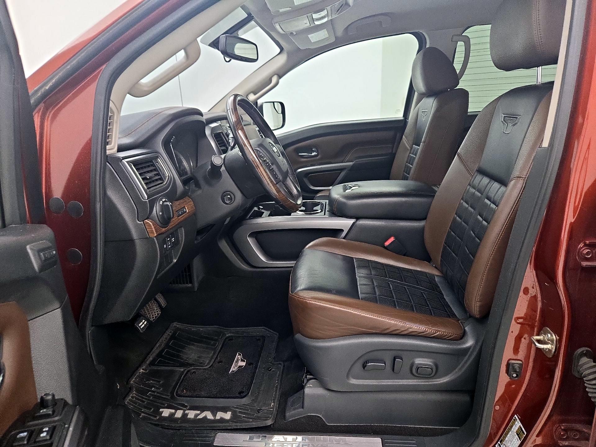 Thumbnail: 2019 Nissan Titan - 11