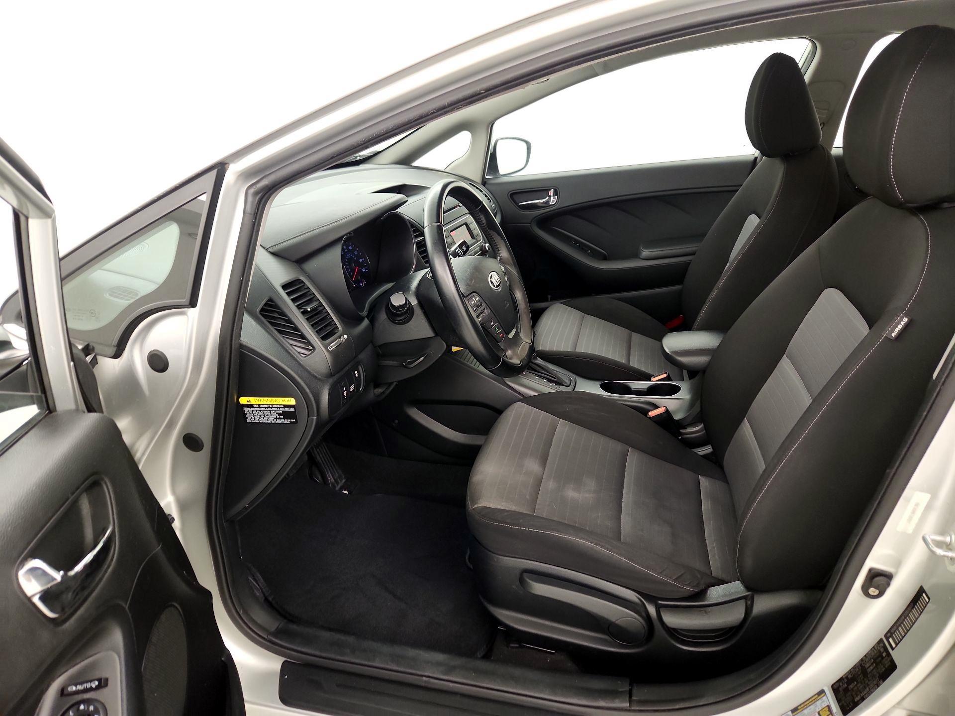 Thumbnail: 2015 Kia Forte - 11