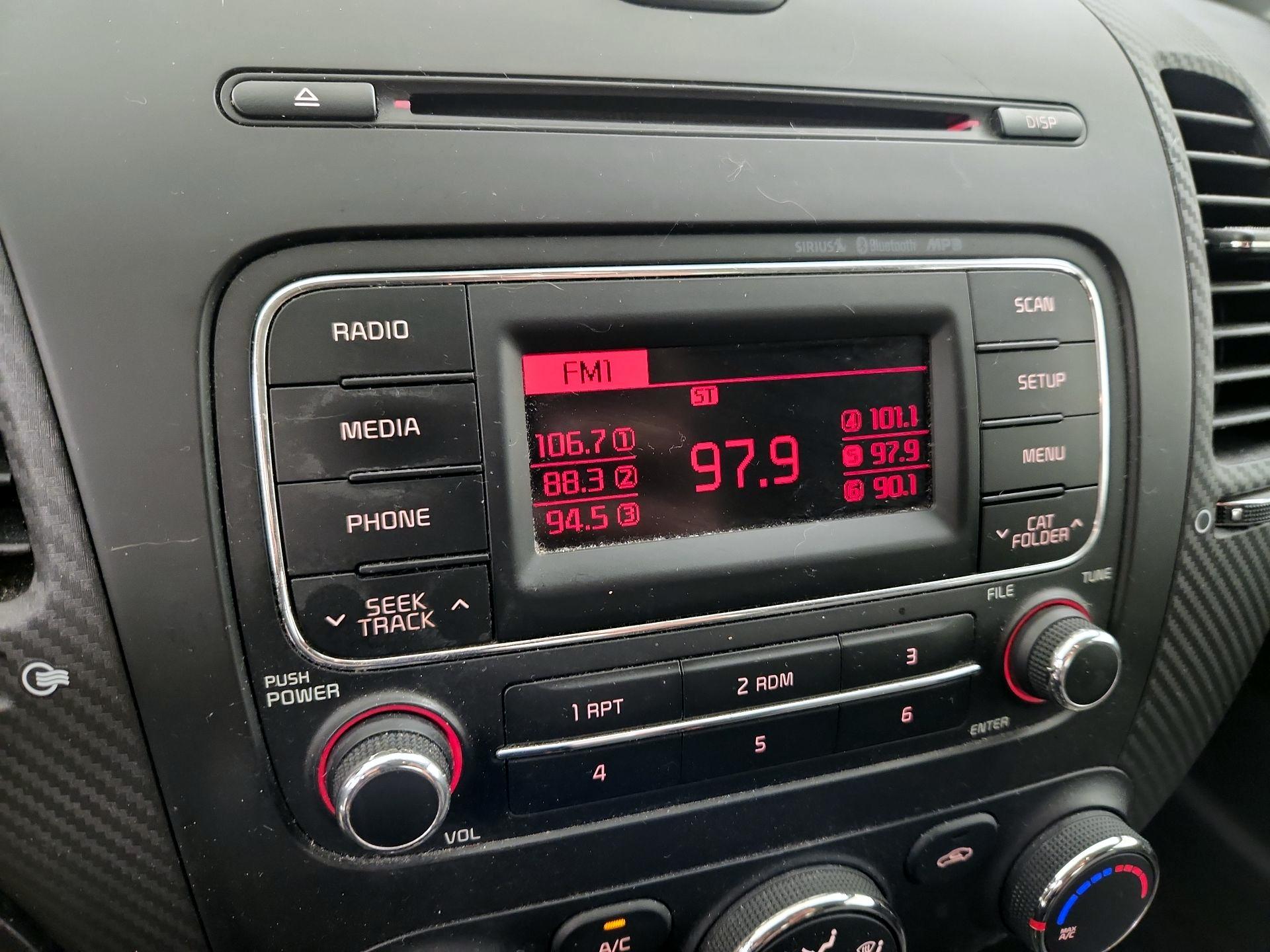 Thumbnail: 2015 Kia Forte - 14