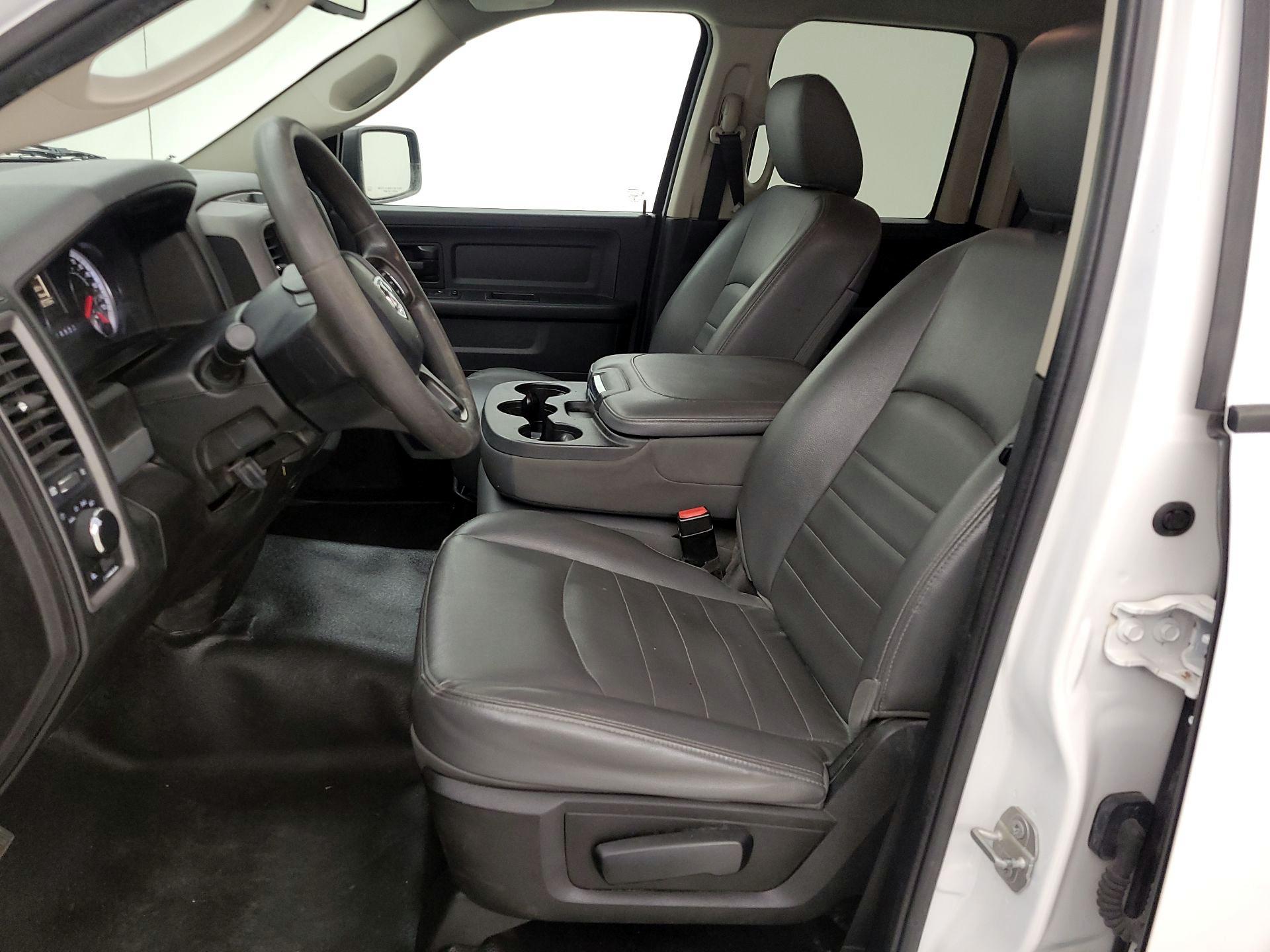 Thumbnail: 2019 RAM 1500 Classic - 11