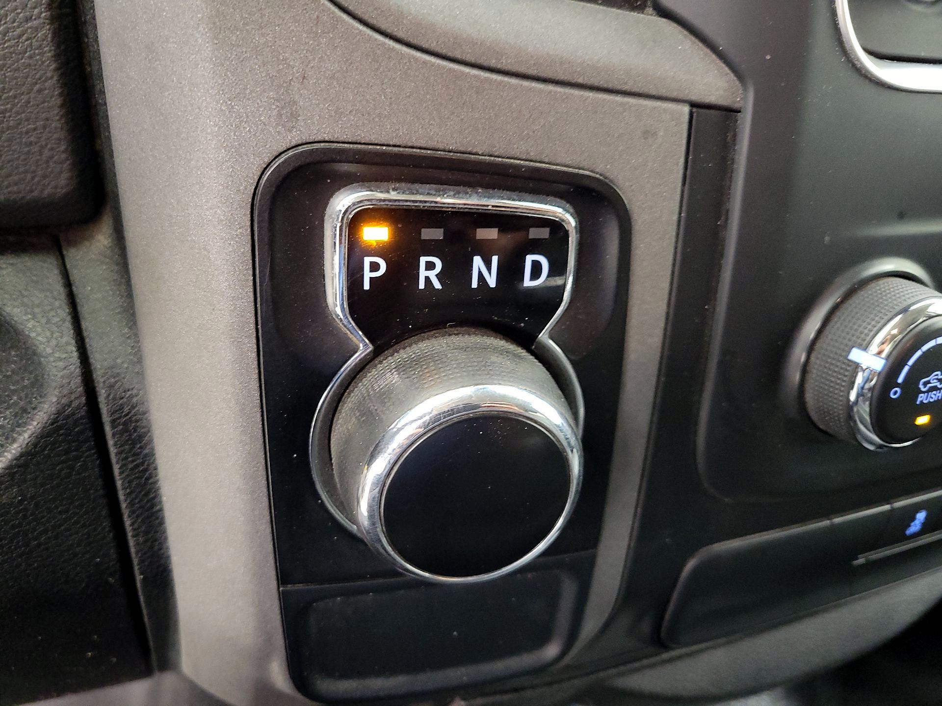 Thumbnail: 2019 RAM 1500 Classic - 17