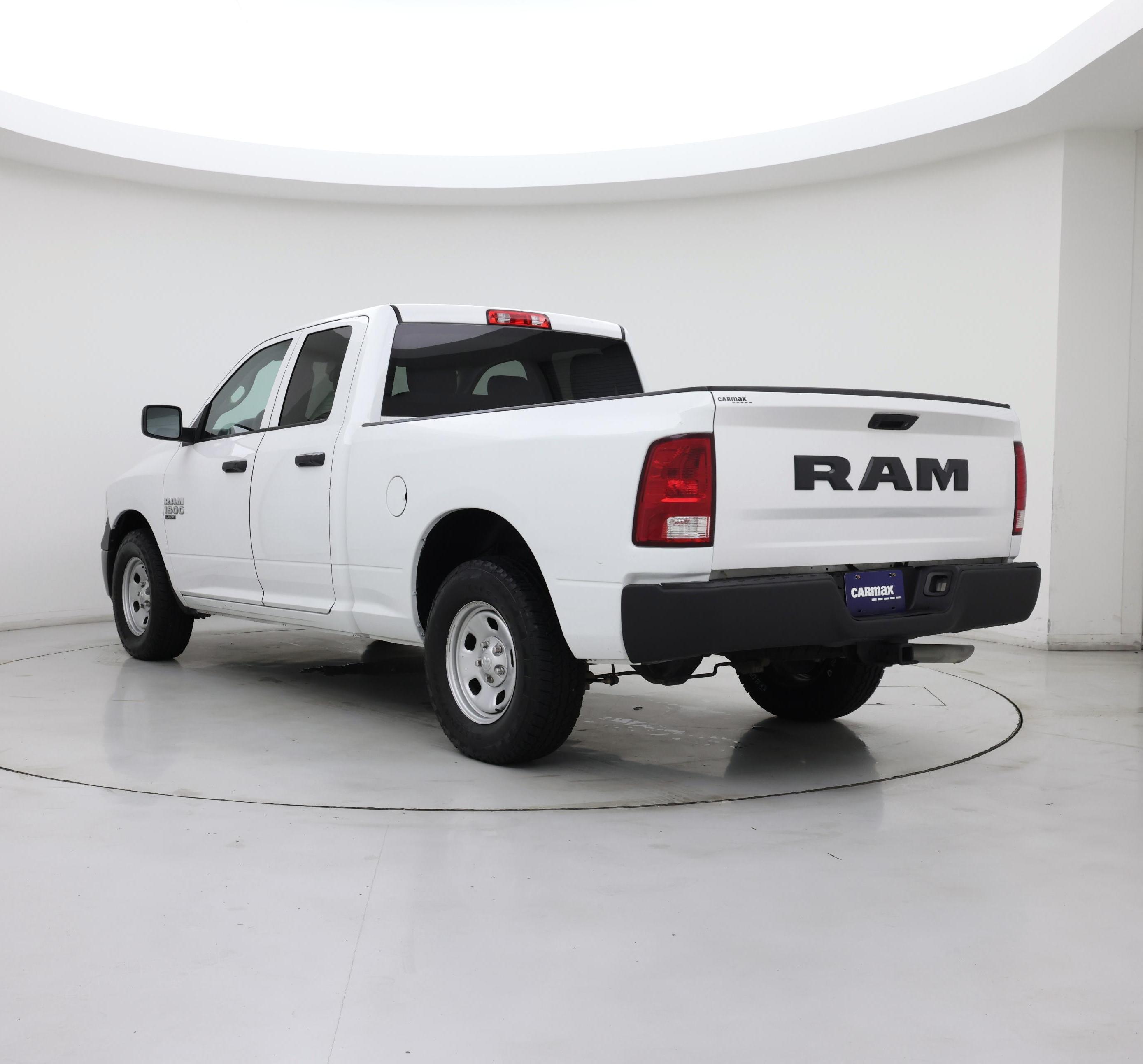 Thumbnail: 2019 RAM 1500 Classic - 2