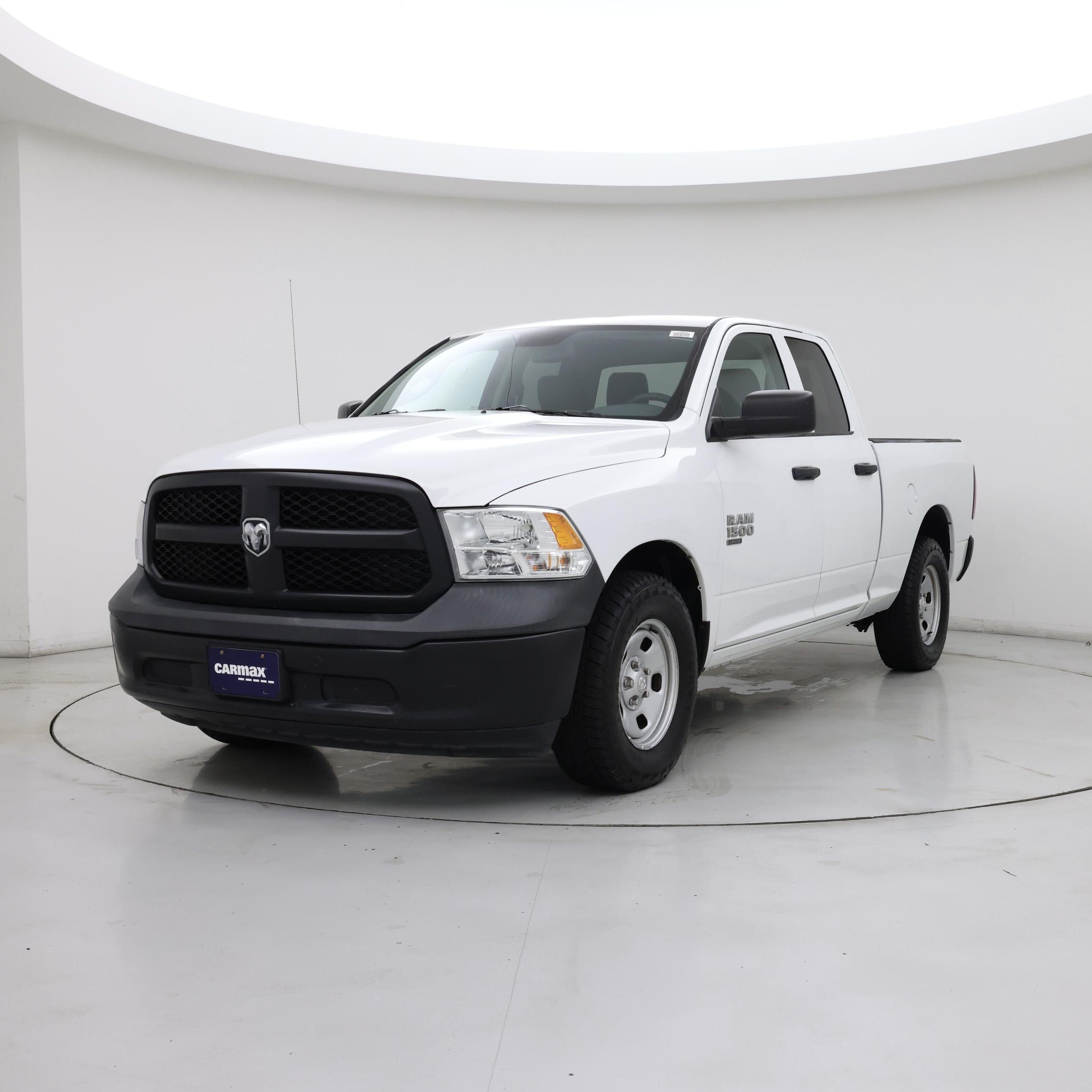 Thumbnail: 2019 RAM 1500 Classic - 4