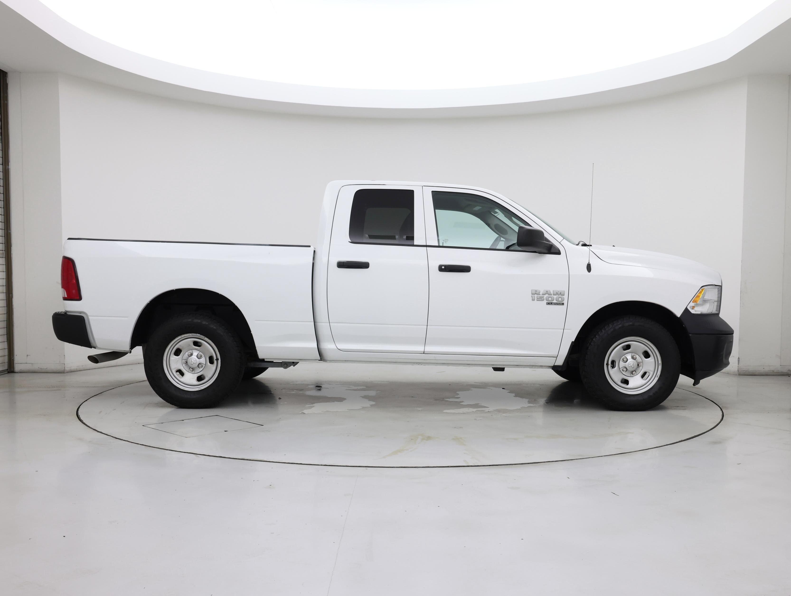 Thumbnail: 2019 RAM 1500 Classic - 7