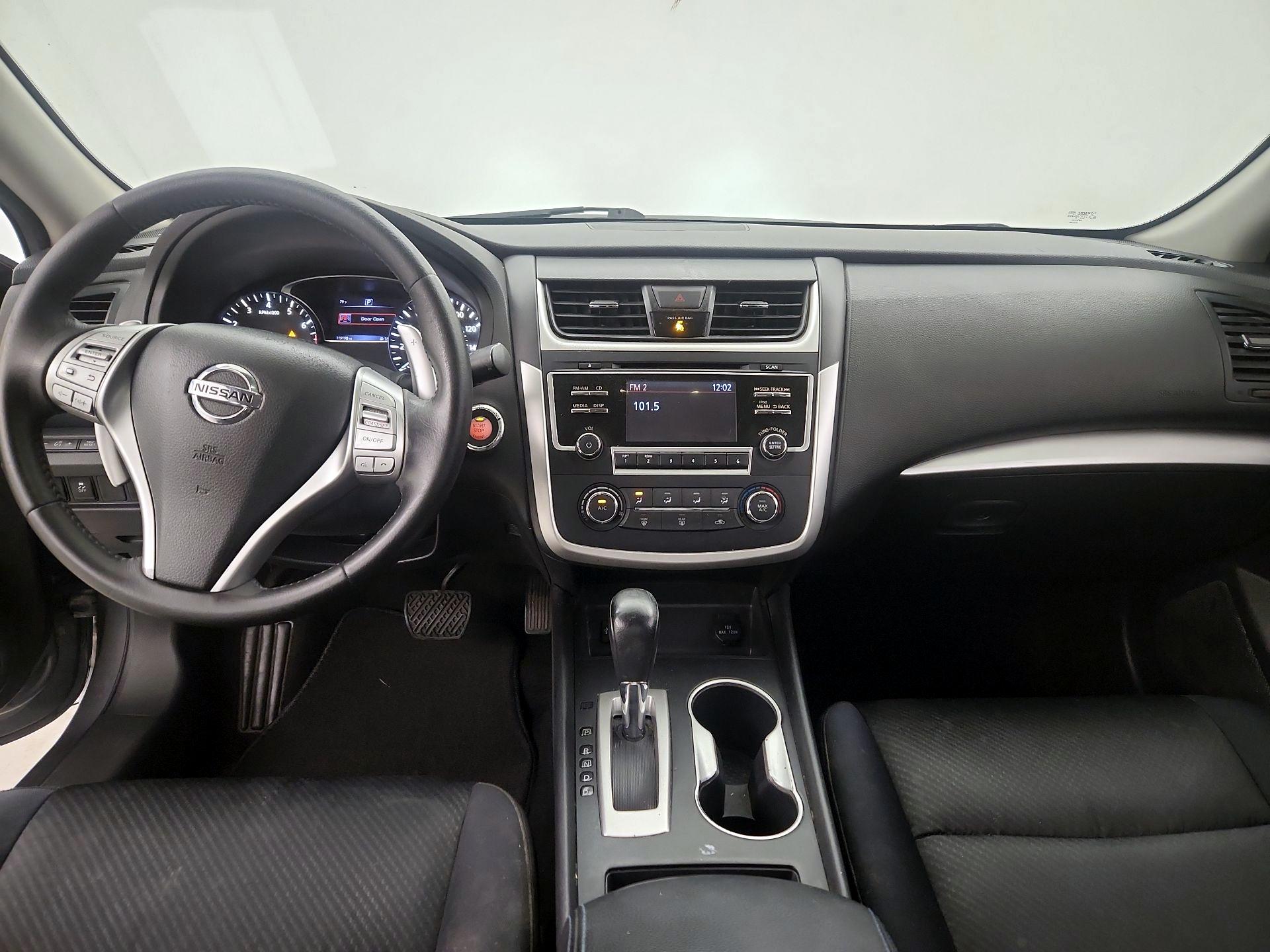 Thumbnail: 2017 Nissan Altima - 9