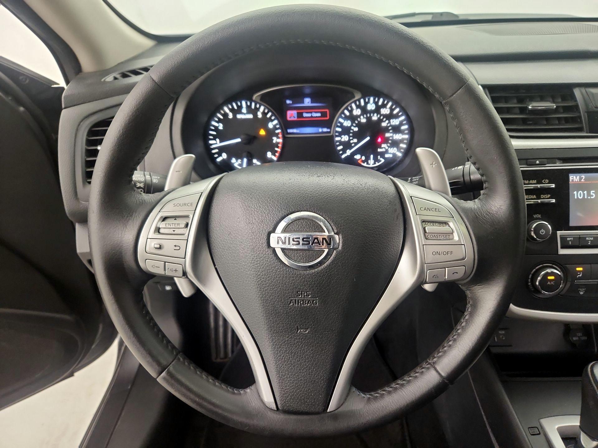 Thumbnail: 2017 Nissan Altima - 10