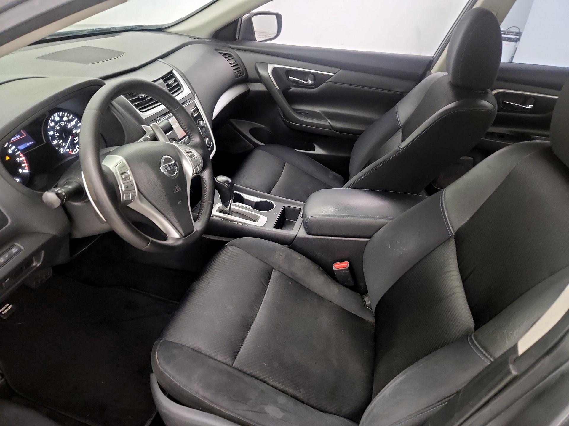 Thumbnail: 2017 Nissan Altima - 11