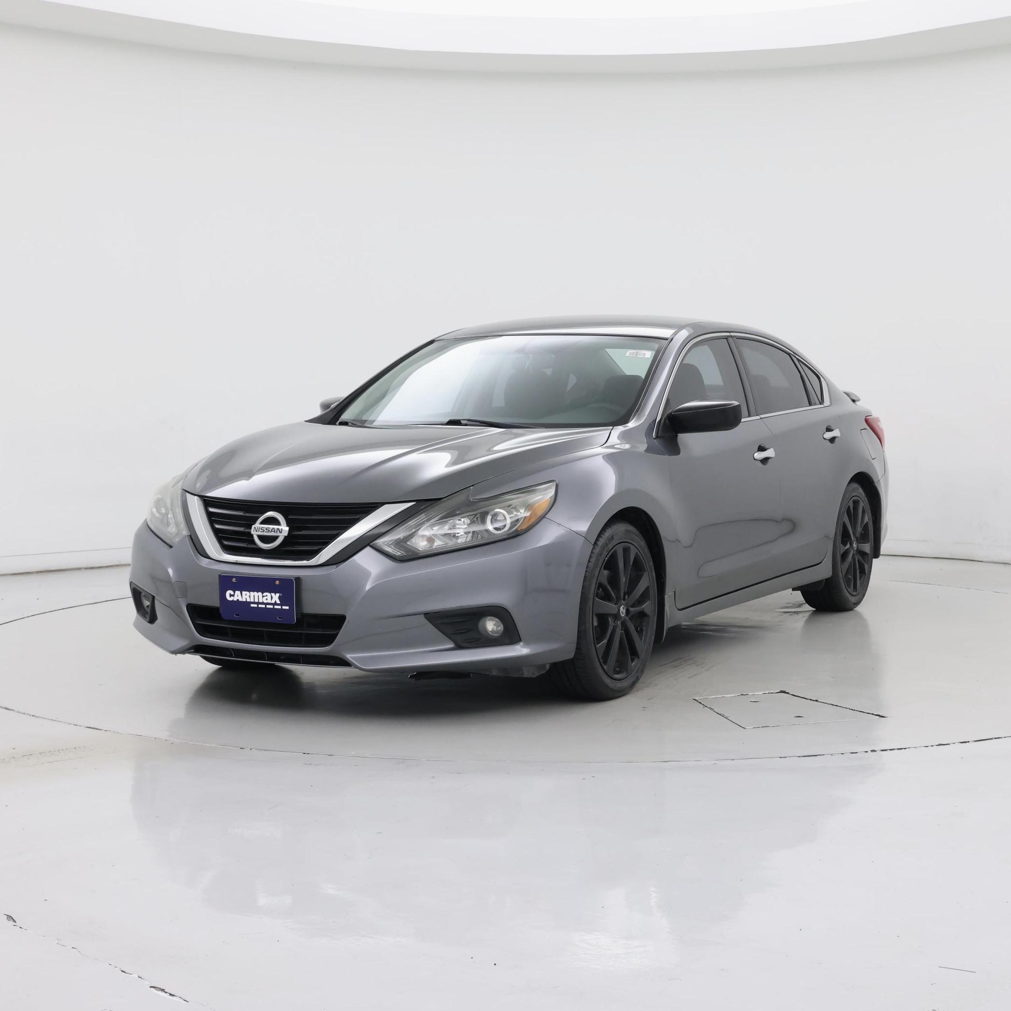 Thumbnail: 2017 Nissan Altima - 4