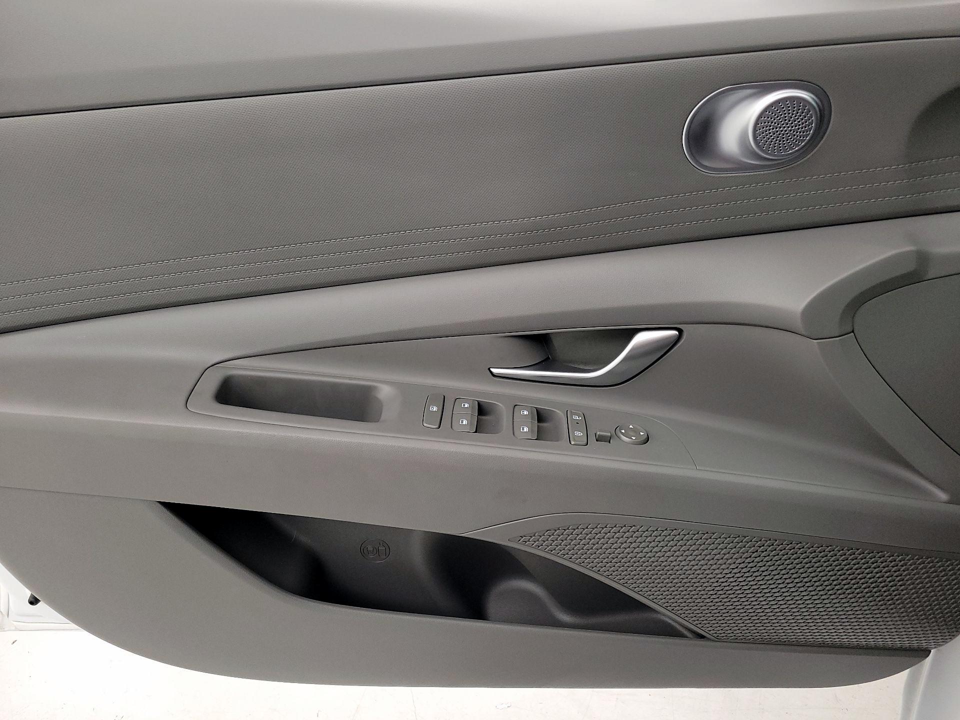 Thumbnail: 2024 Hyundai Elantra - 12