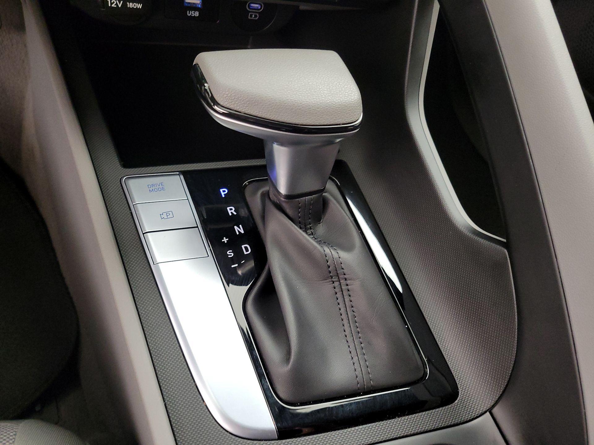 Thumbnail: 2024 Hyundai Elantra - 17