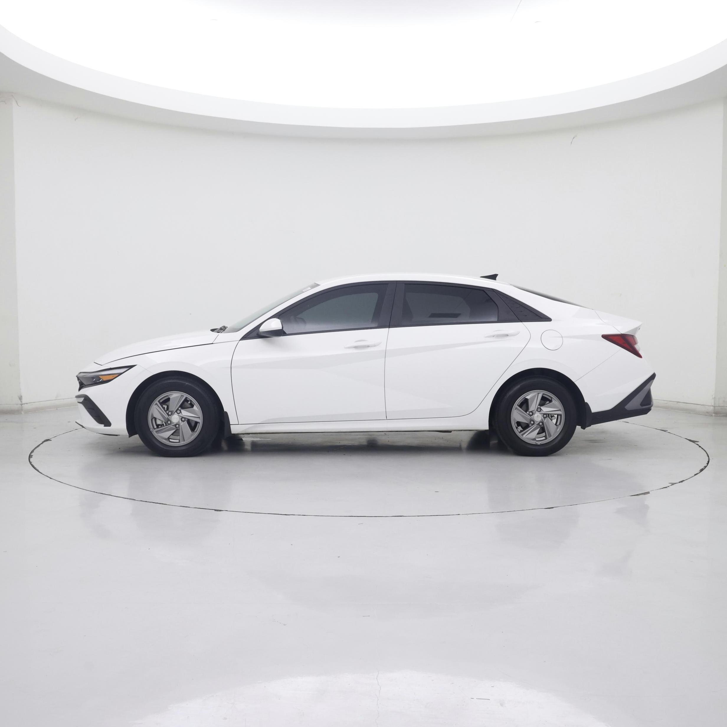 Thumbnail: 2024 Hyundai Elantra - 3
