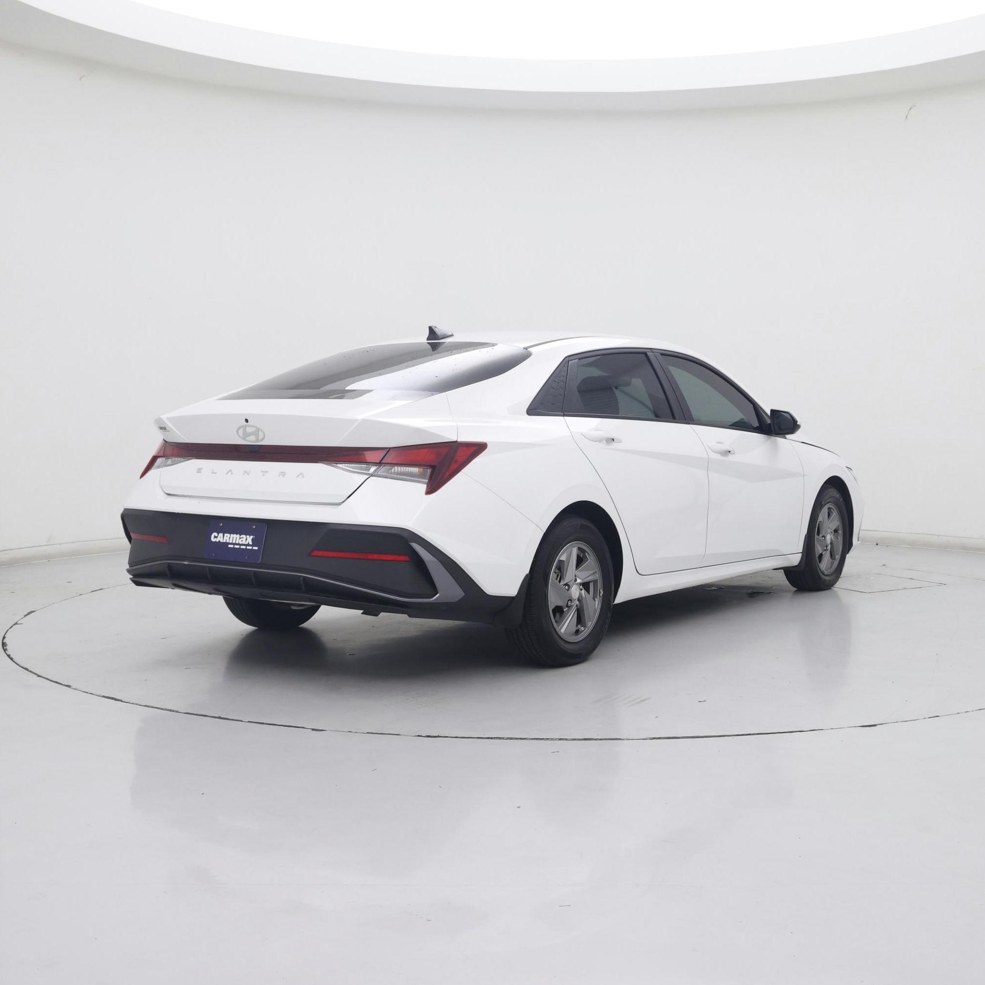 Thumbnail: 2024 Hyundai Elantra - 8