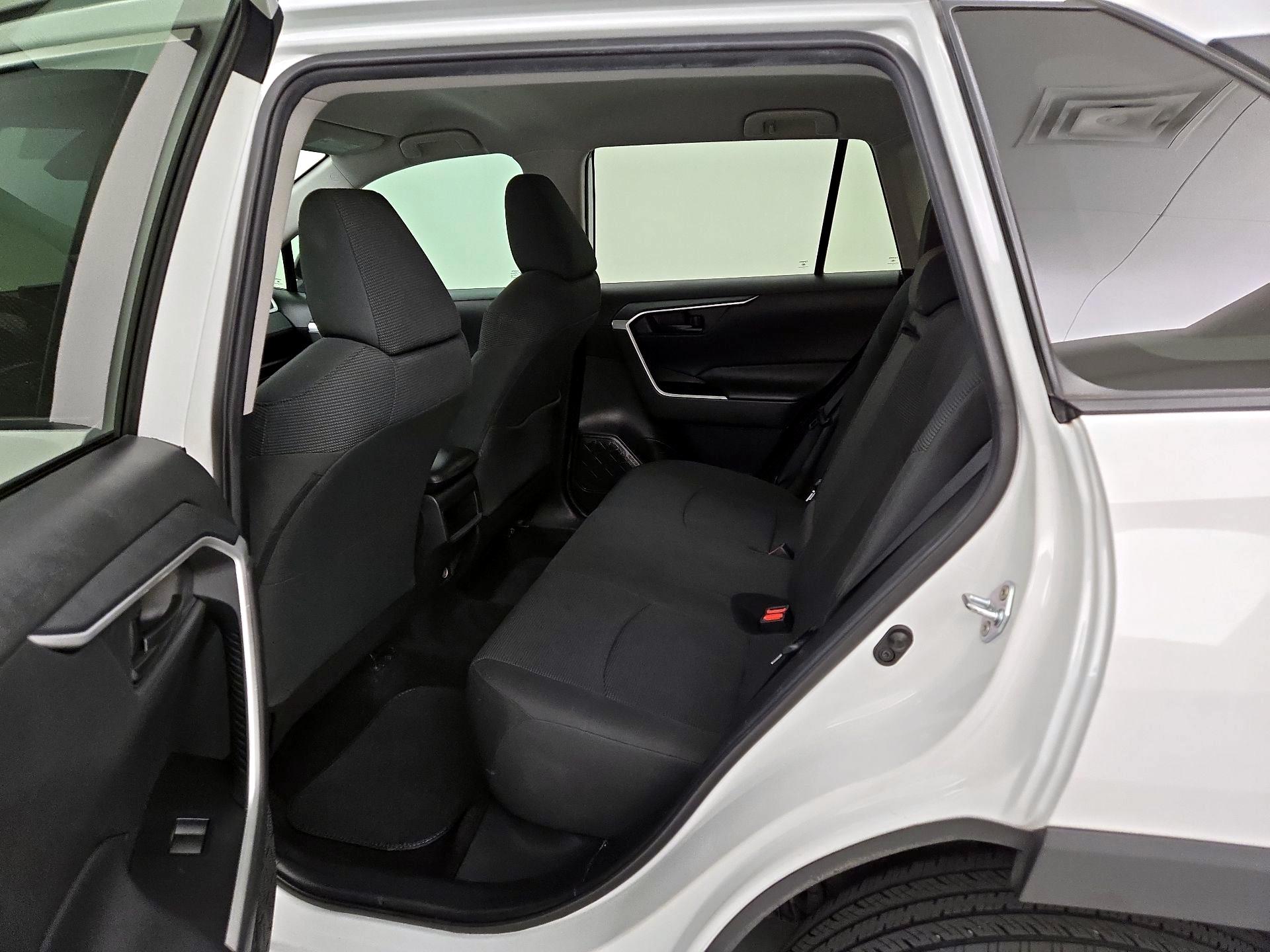 Thumbnail: 2020 Toyota RAV4 - 19