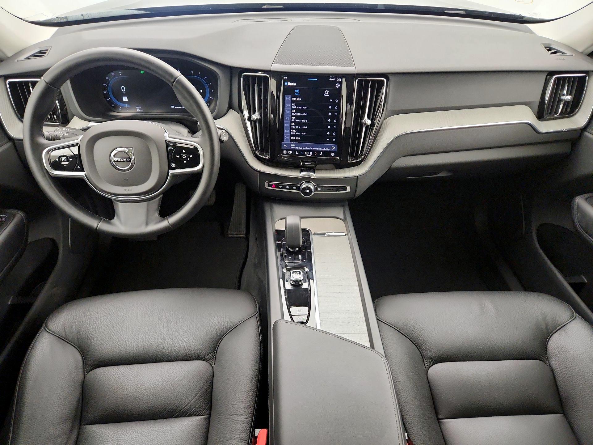 Thumbnail: 2025 Volvo XC60 - 9