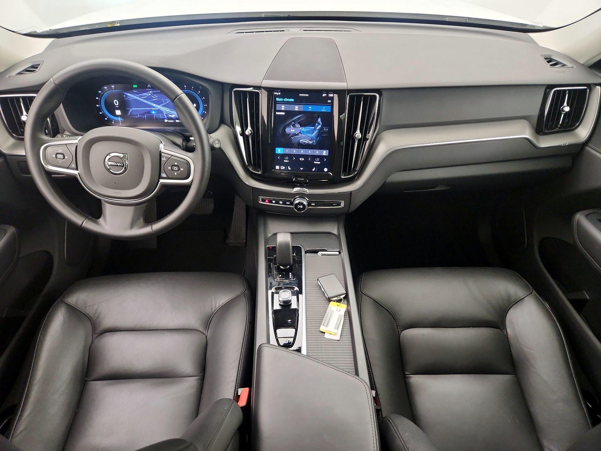 Thumbnail: 2025 Volvo XC60 - 9