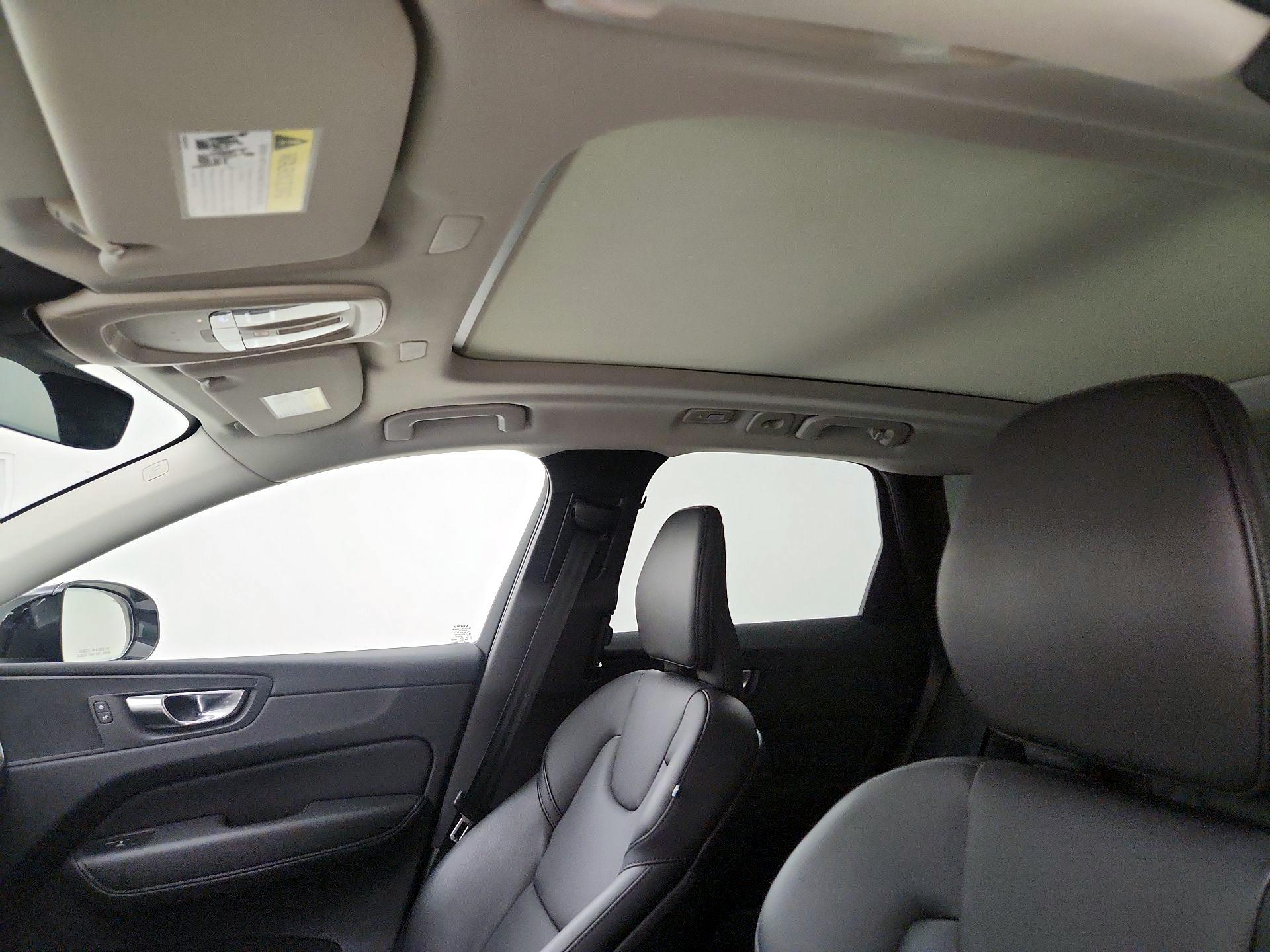 Thumbnail: 2025 Volvo XC60 - 19