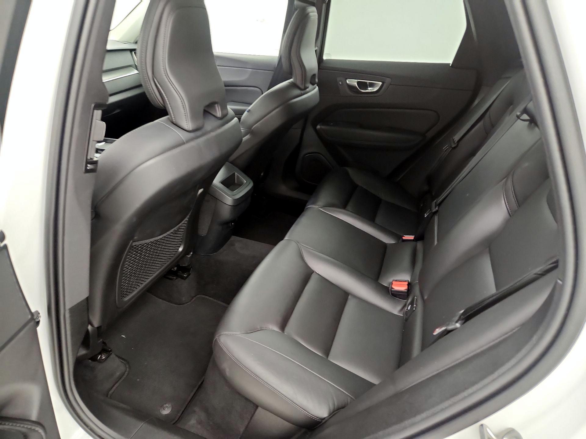 Thumbnail: 2025 Volvo XC60 - 20
