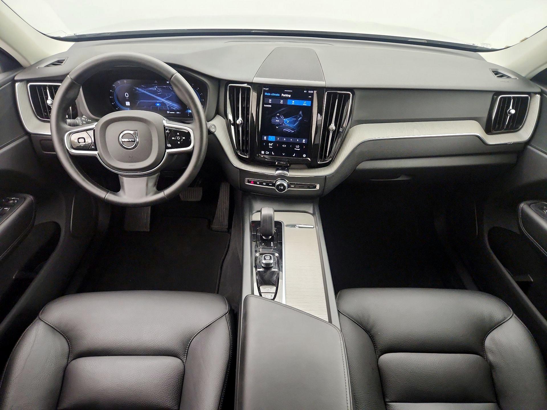 Thumbnail: 2025 Volvo XC60 - 9