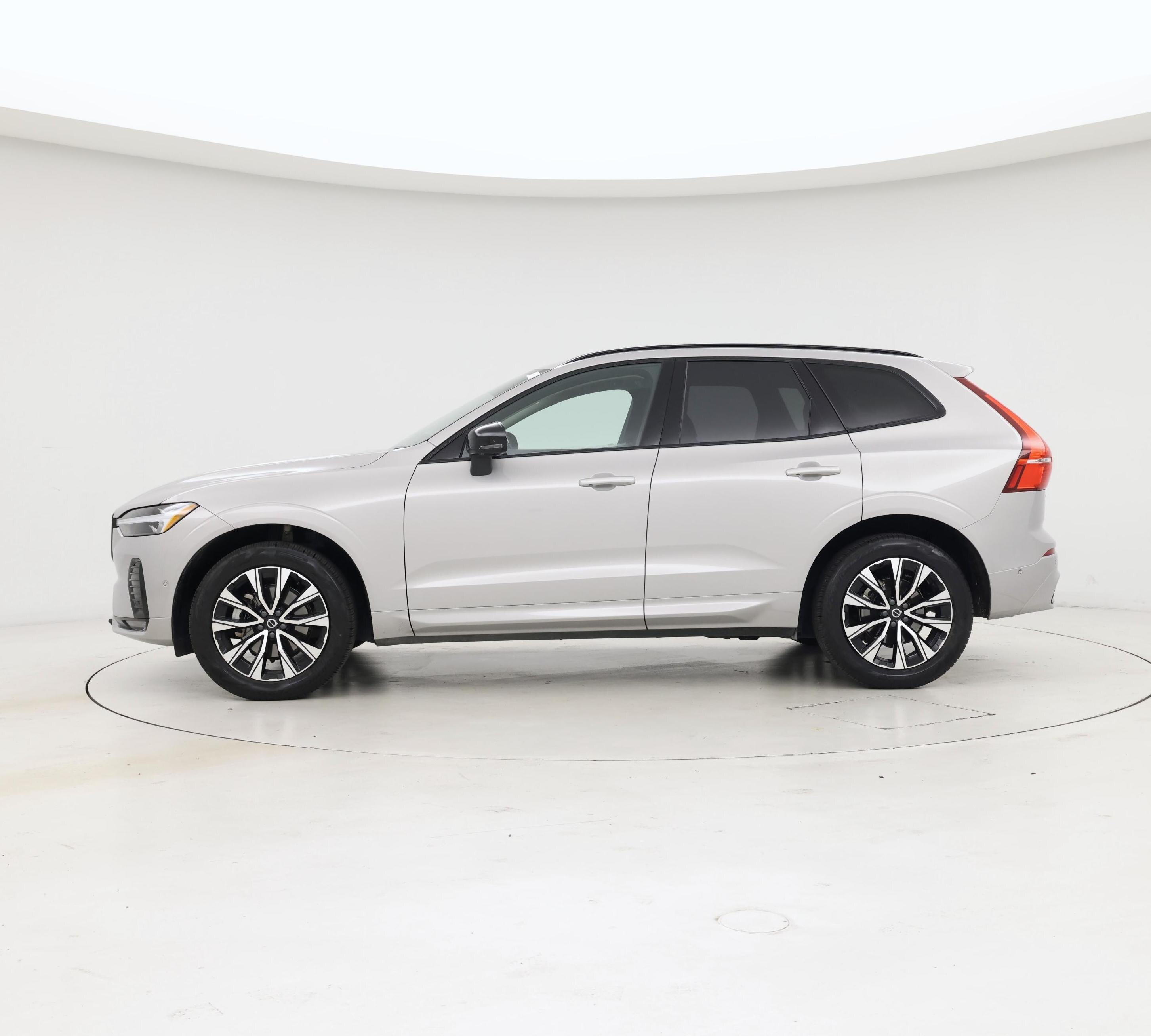 Thumbnail: 2025 Volvo XC60 - 3