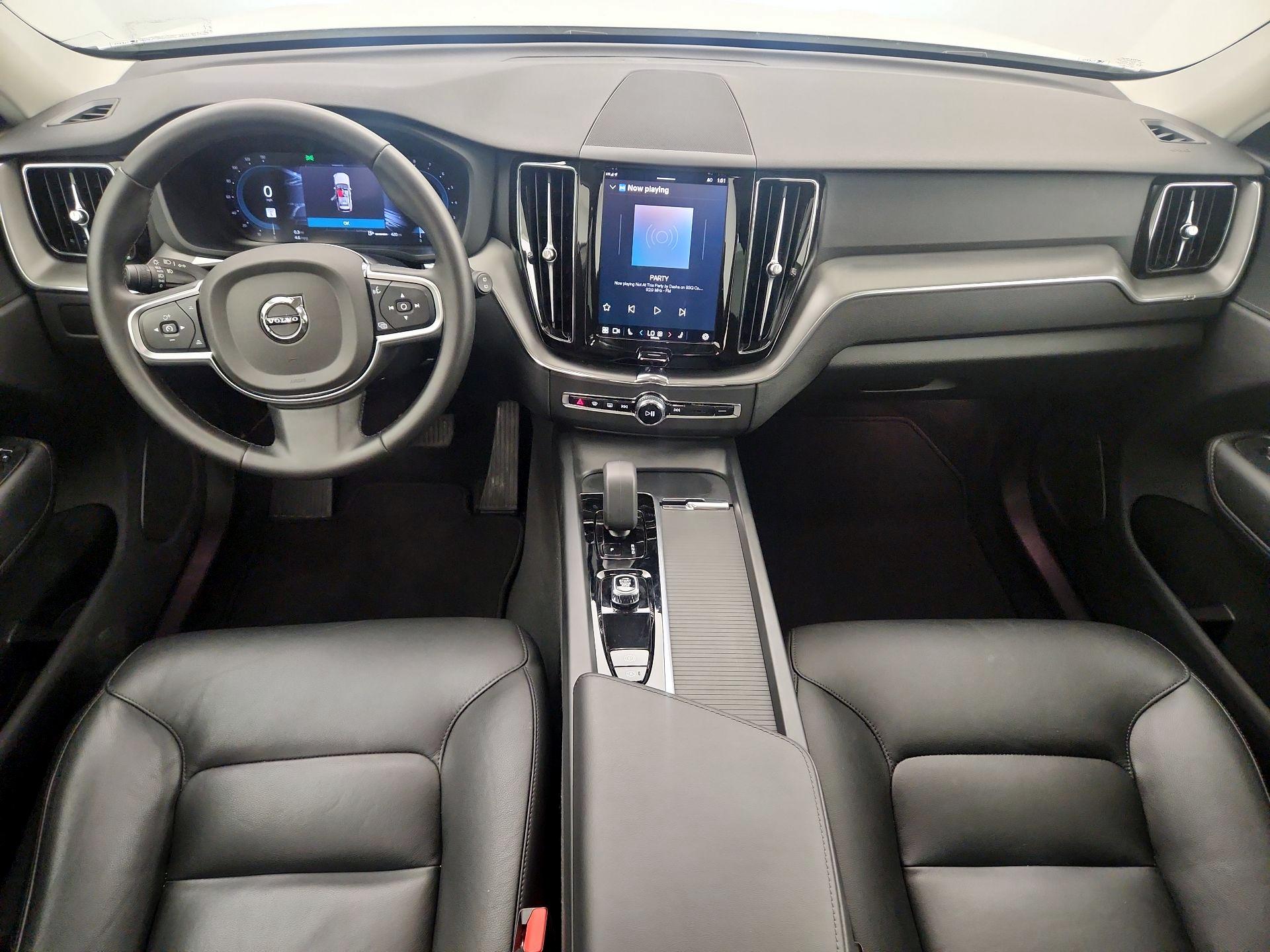 Thumbnail: 2025 Volvo XC60 - 9