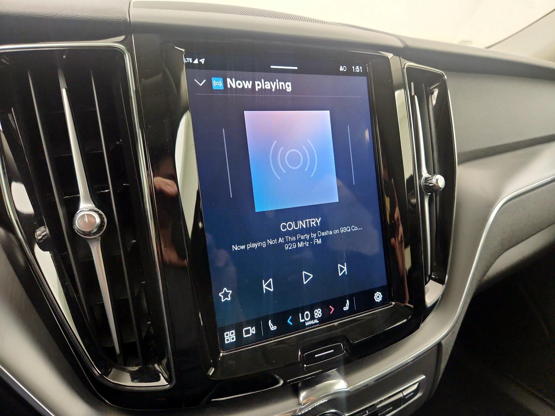 Thumbnail: 2025 Volvo XC60 - 14