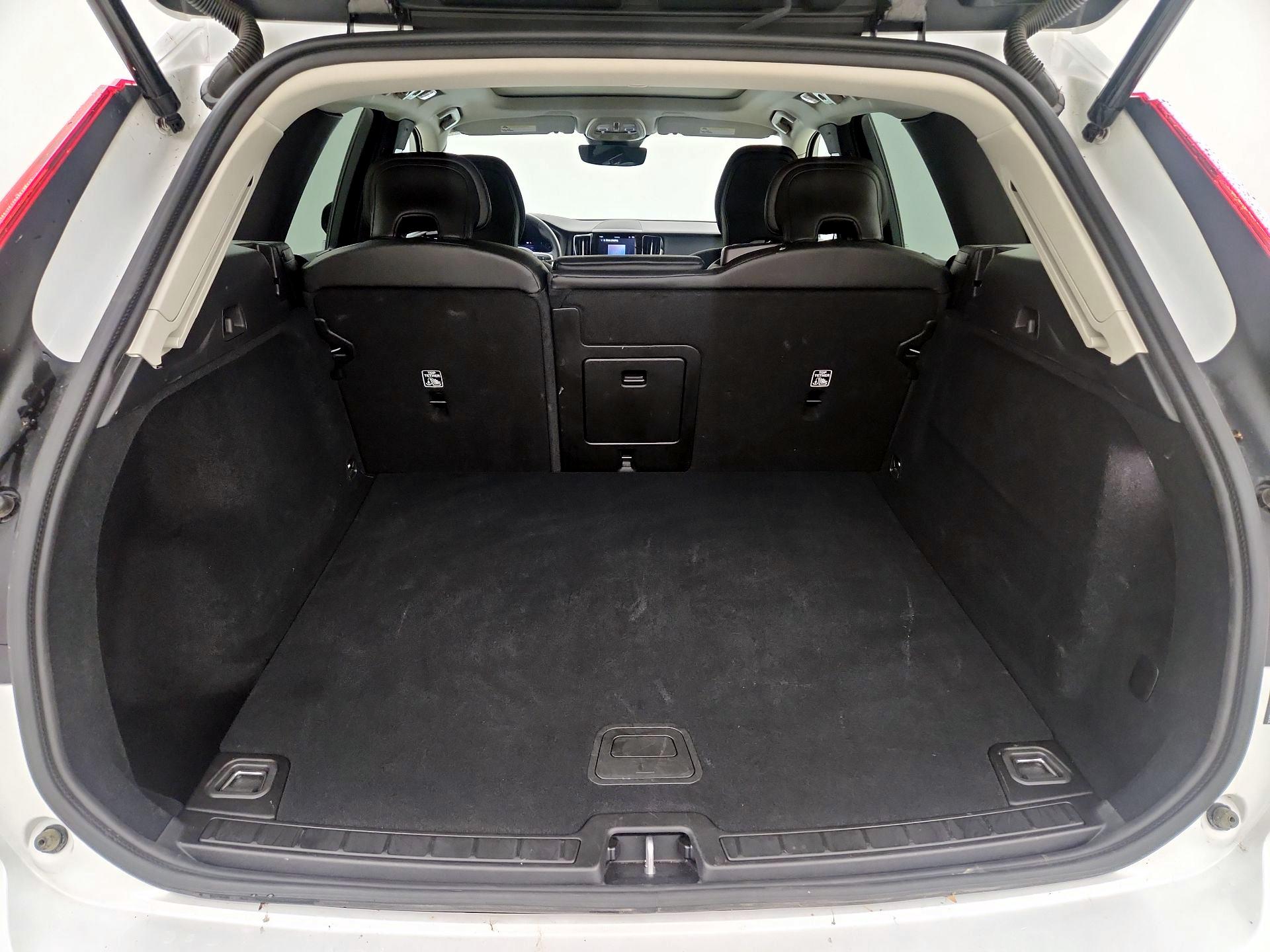 Thumbnail: 2025 Volvo XC60 - 18