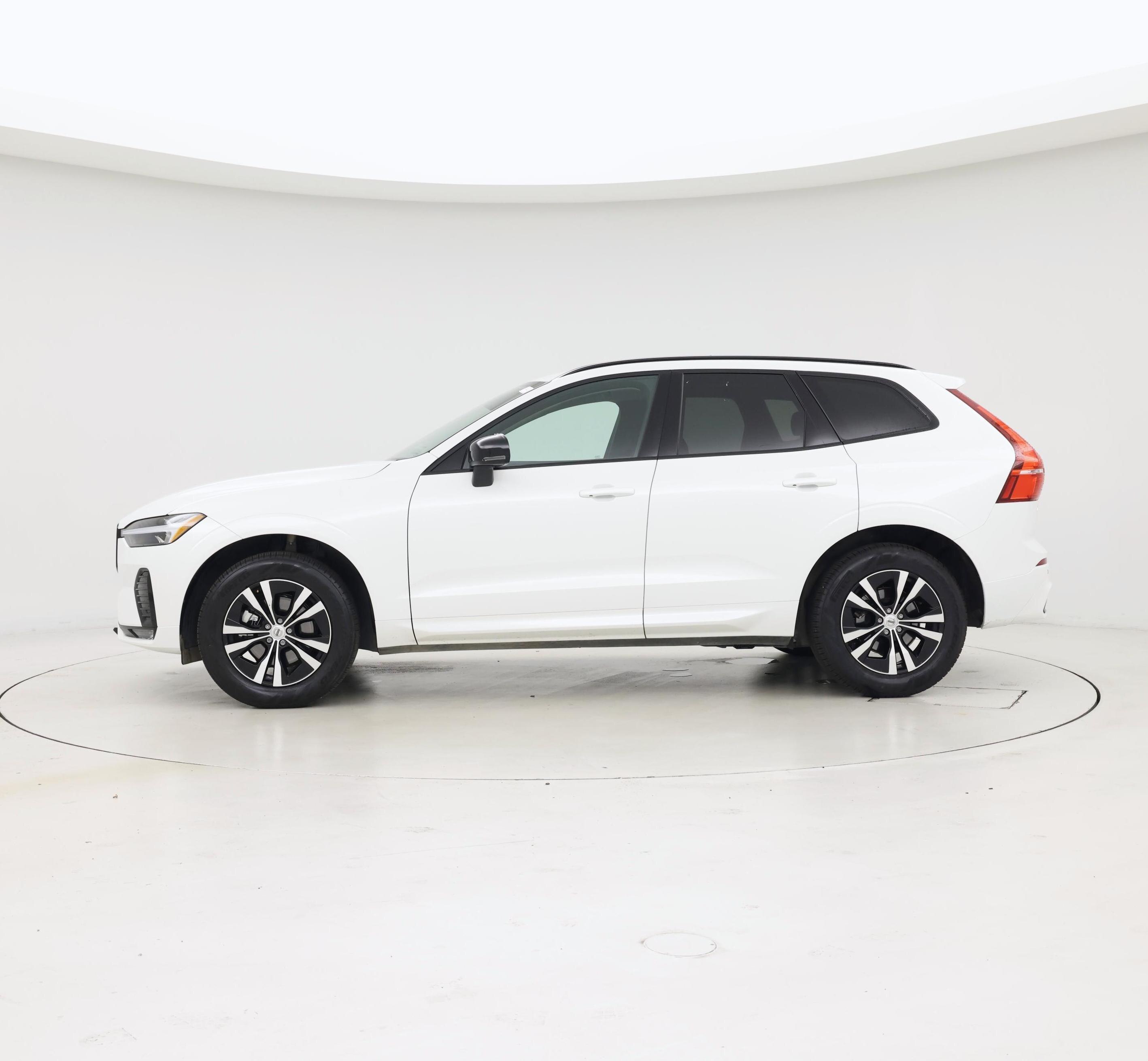 Thumbnail: 2025 Volvo XC60 - 3