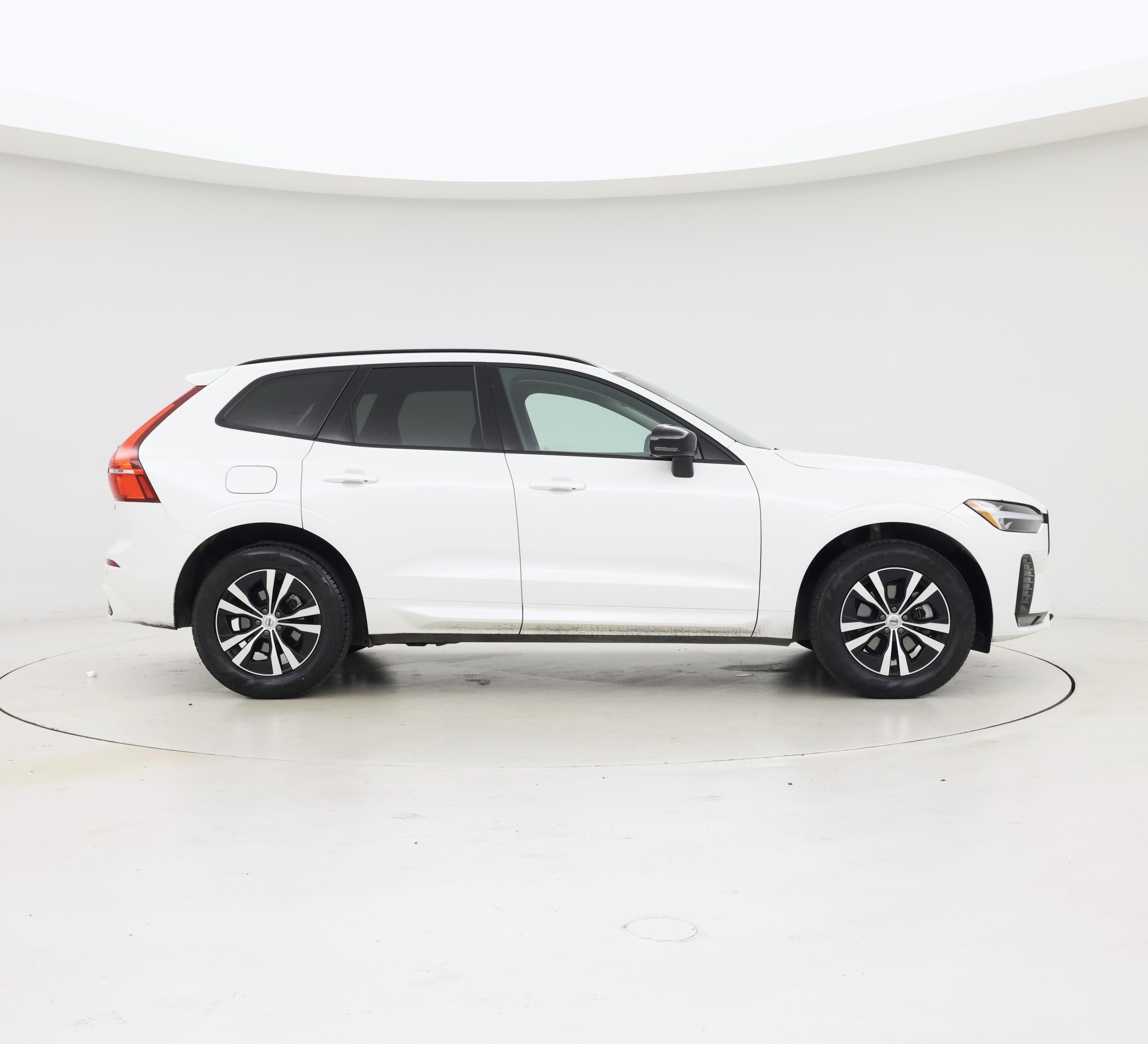 Thumbnail: 2025 Volvo XC60 - 7