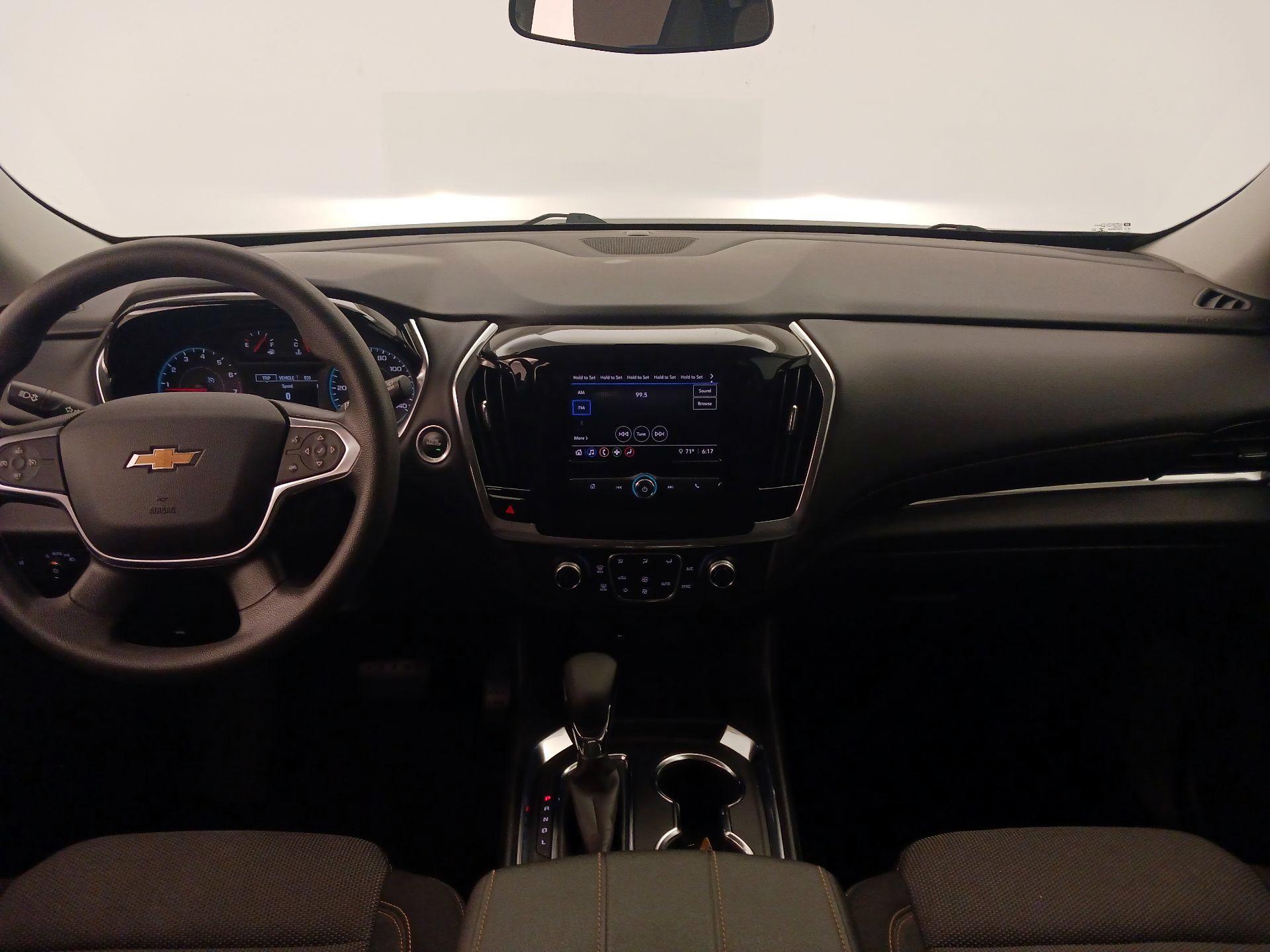 Thumbnail: 2021 Chevrolet Traverse - 9