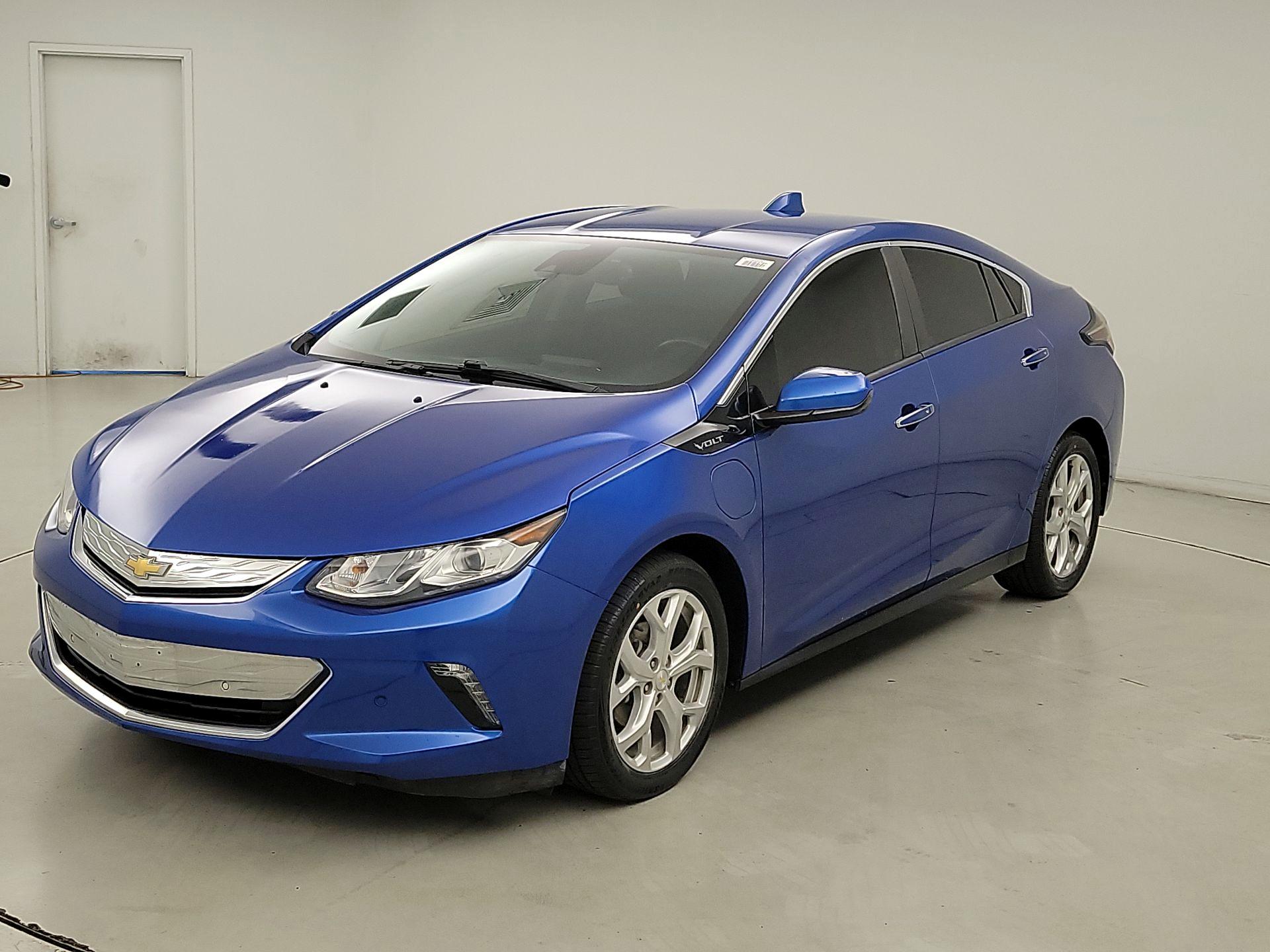 Thumbnail: 2017 Chevrolet Volt - 3