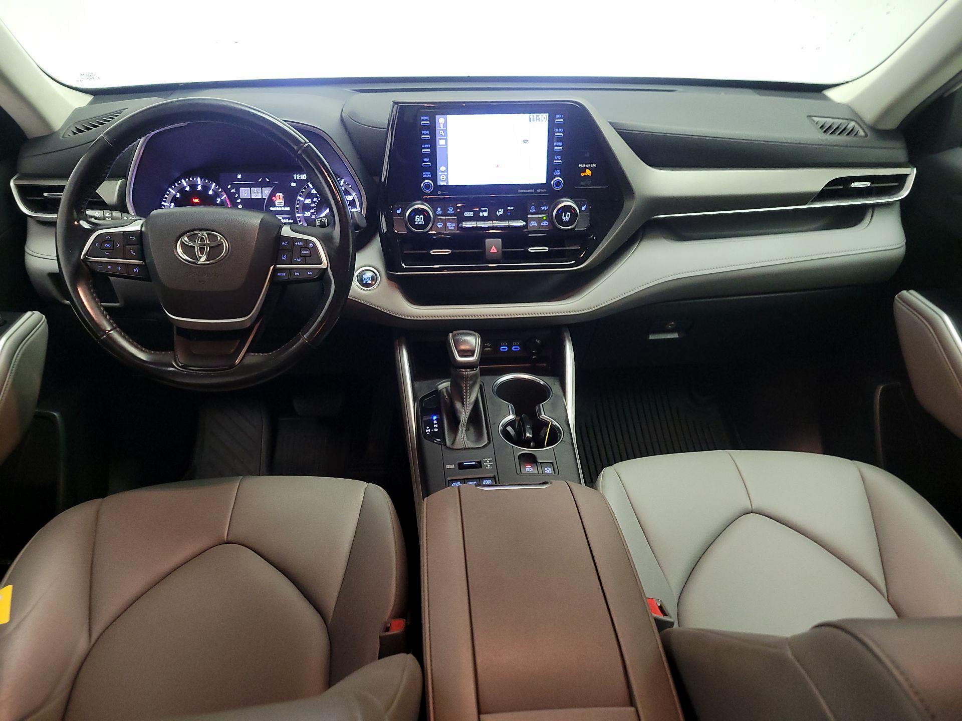 Thumbnail: 2022 Toyota Highlander - 9