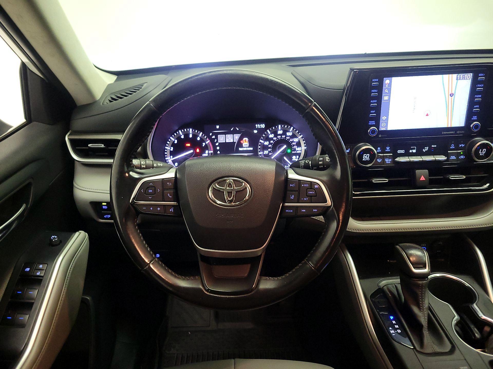 Thumbnail: 2022 Toyota Highlander - 10