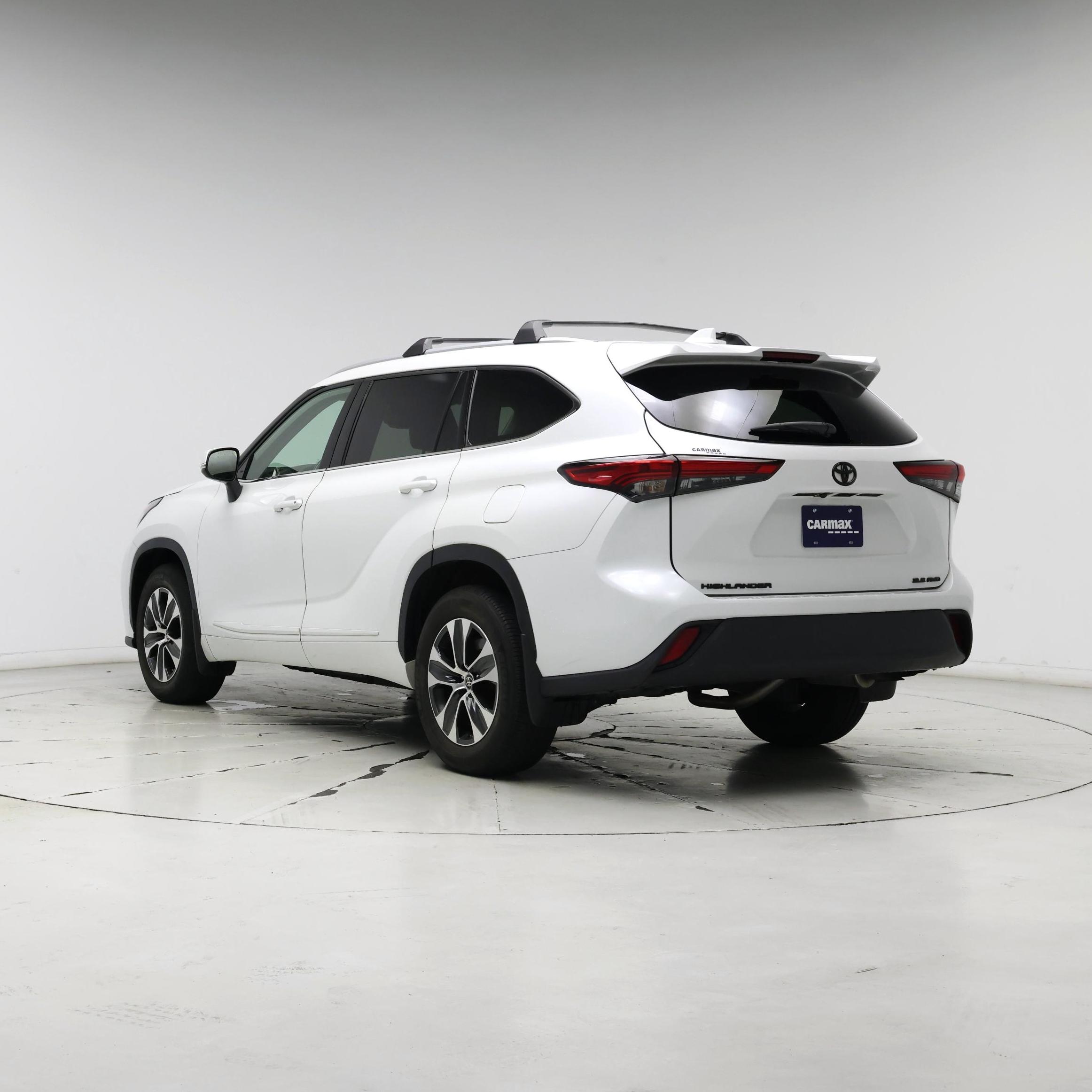 Thumbnail: 2022 Toyota Highlander - 2