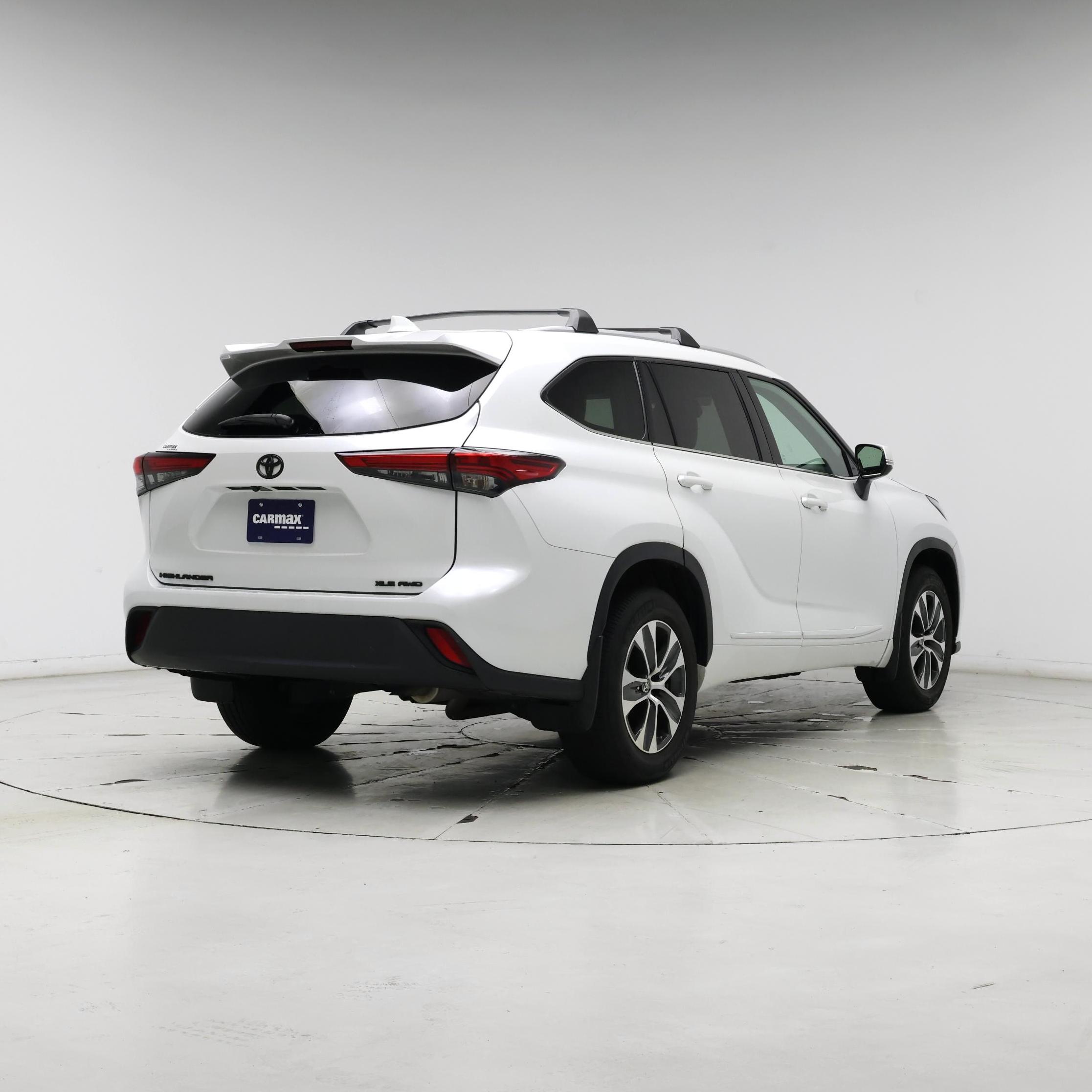 Thumbnail: 2022 Toyota Highlander - 8