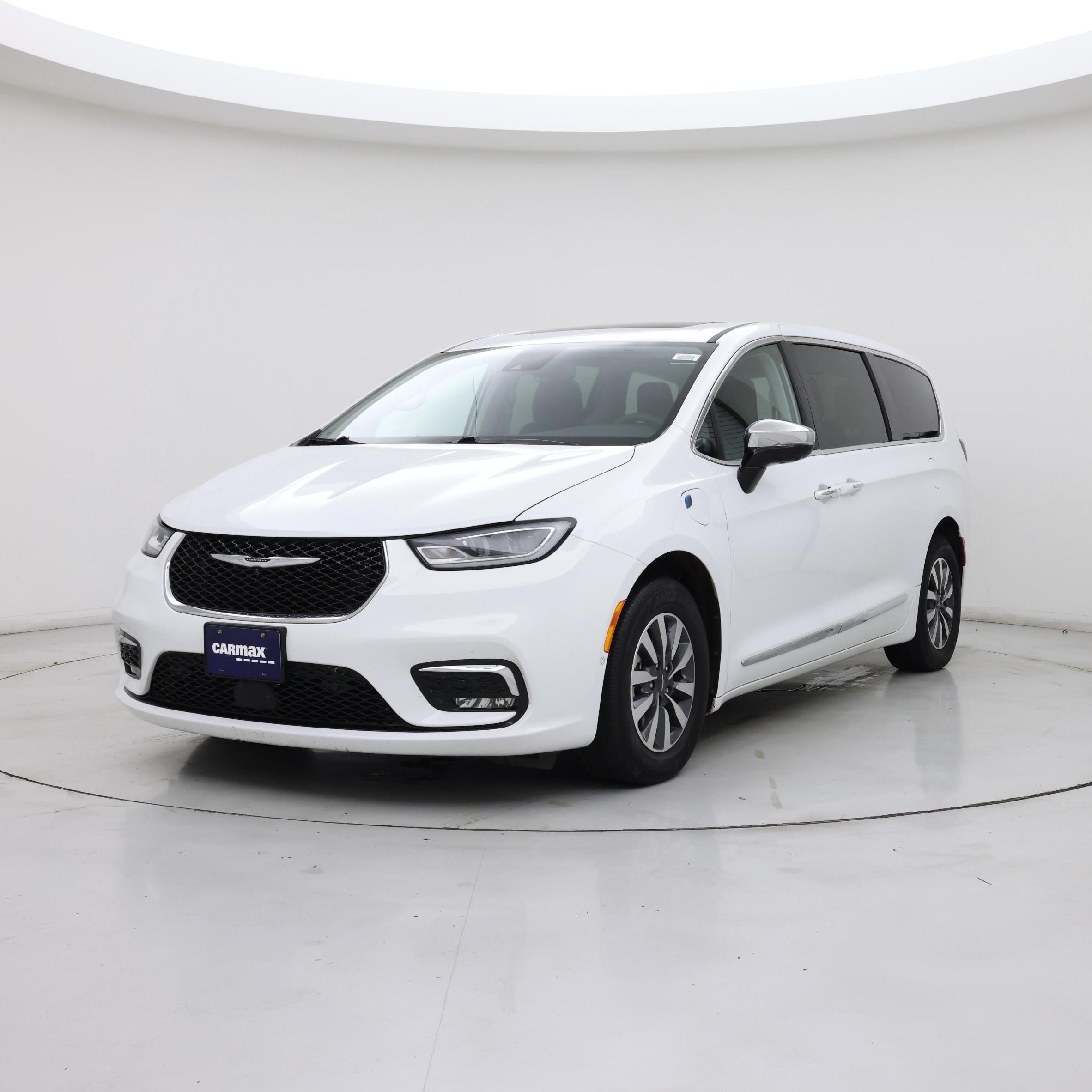 Thumbnail: 2023 Chrysler Pacifica - 4