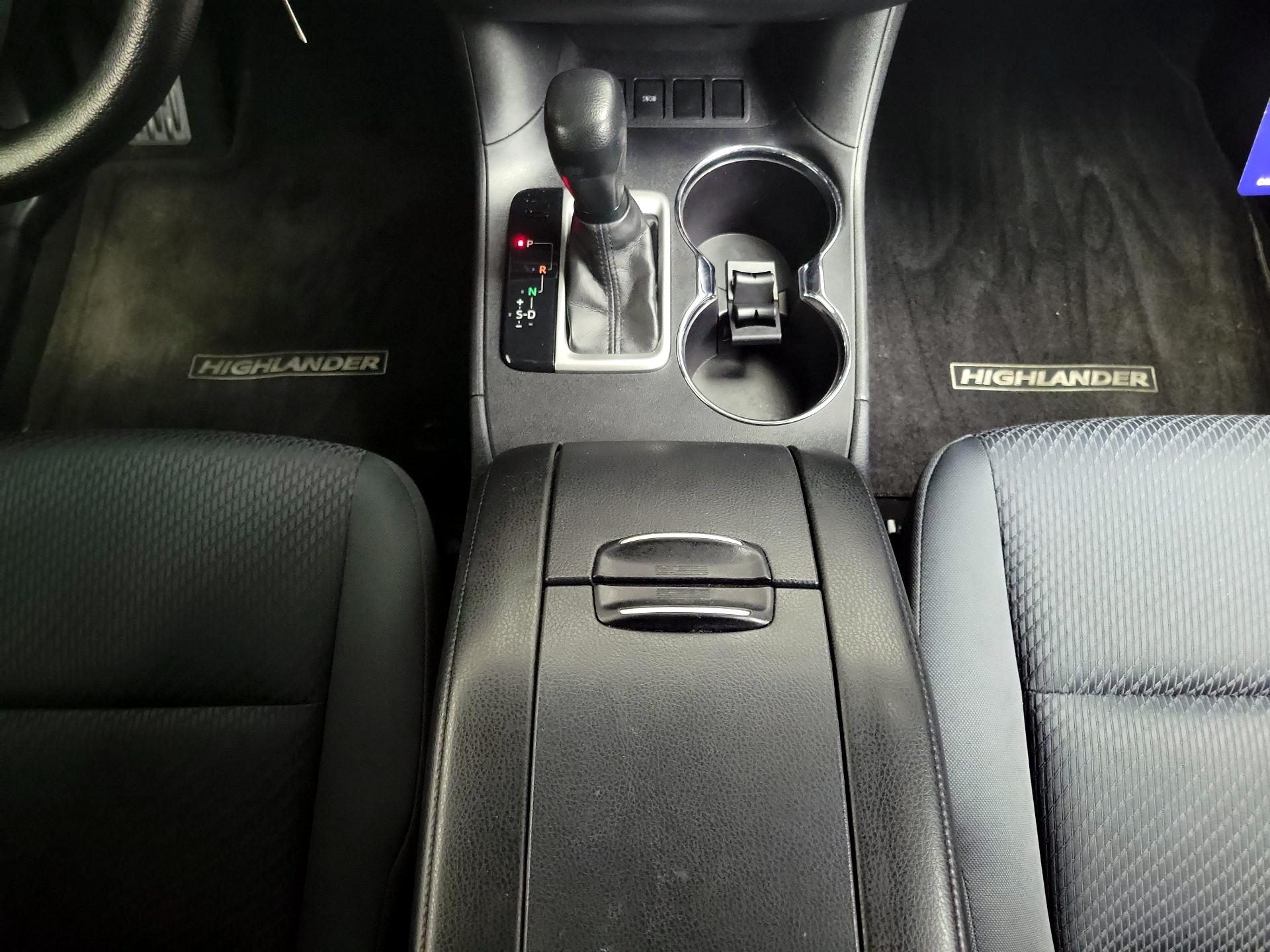 Thumbnail: 2015 Toyota Highlander - 17