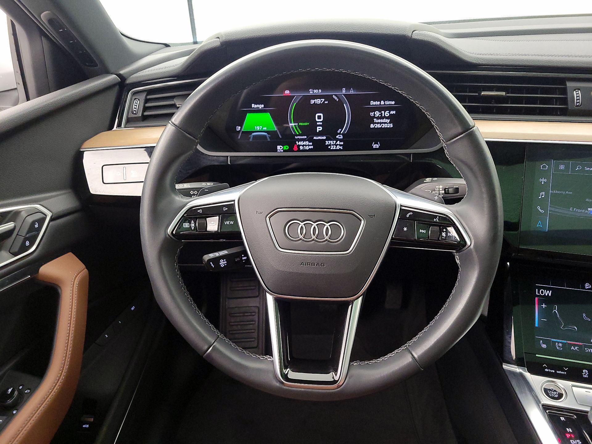 Thumbnail: 2024 Audi Q8 e-tron - 10