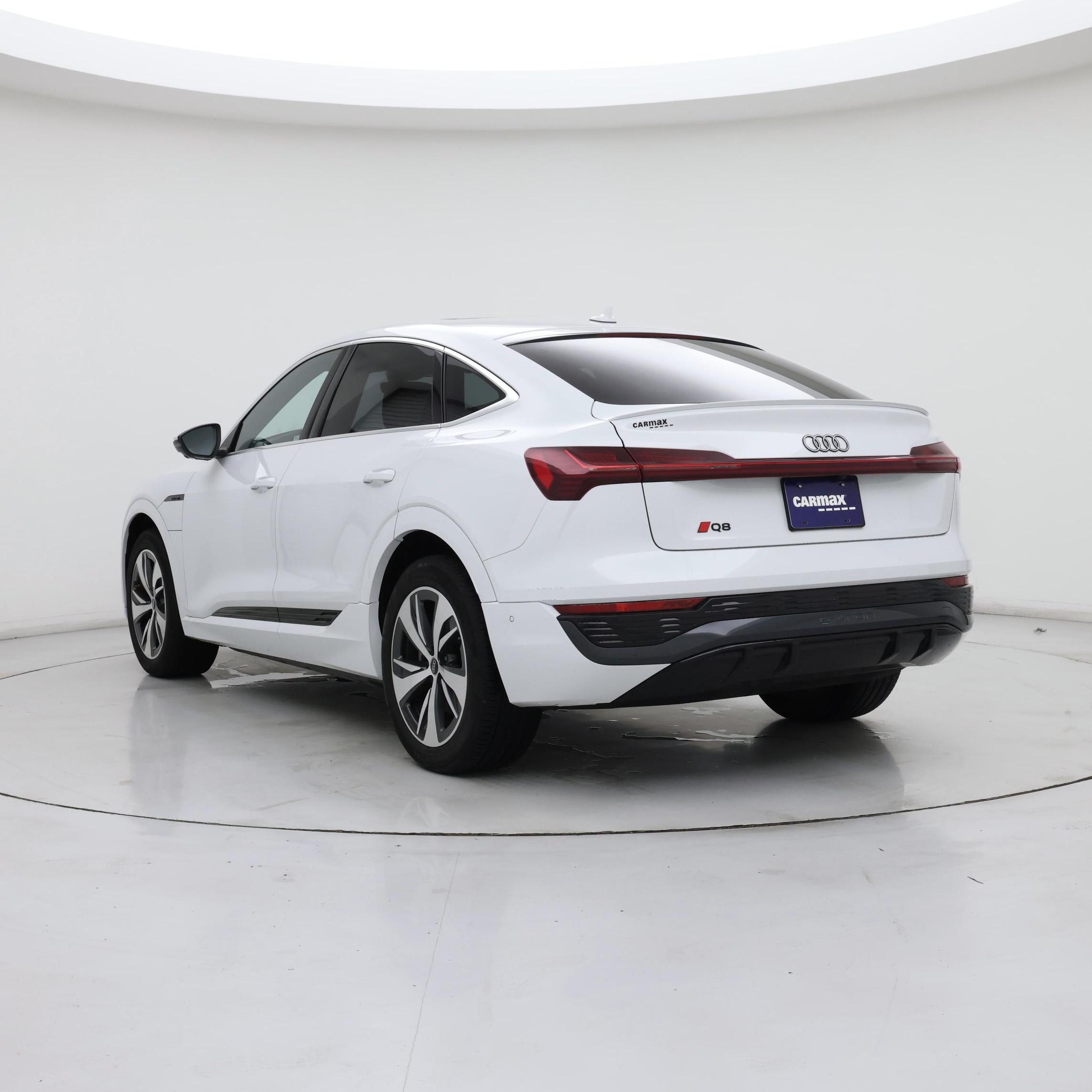 Thumbnail: 2024 Audi Q8 e-tron - 2