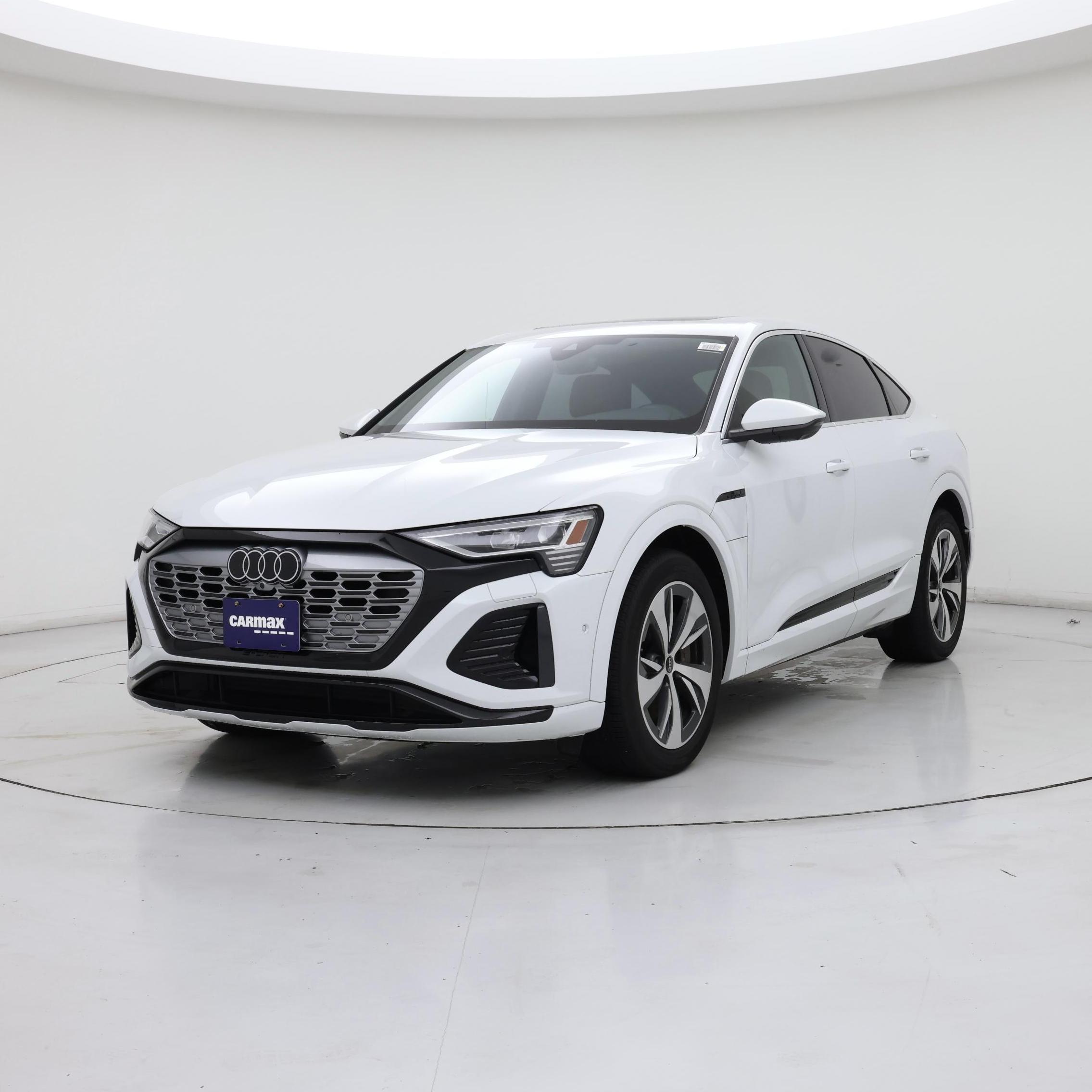 Thumbnail: 2024 Audi Q8 e-tron - 4