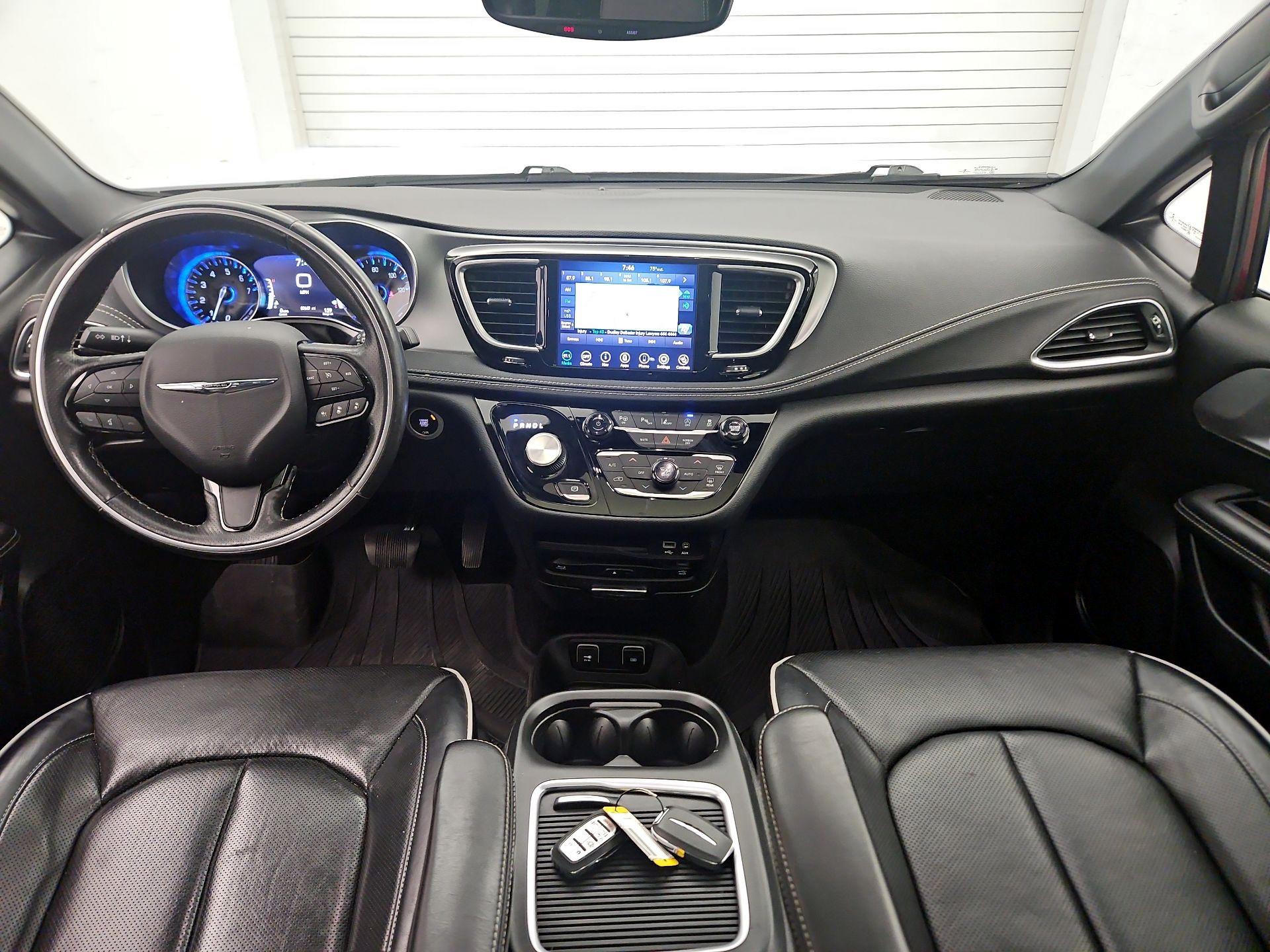 Thumbnail: 2020 Chrysler Pacifica - 9