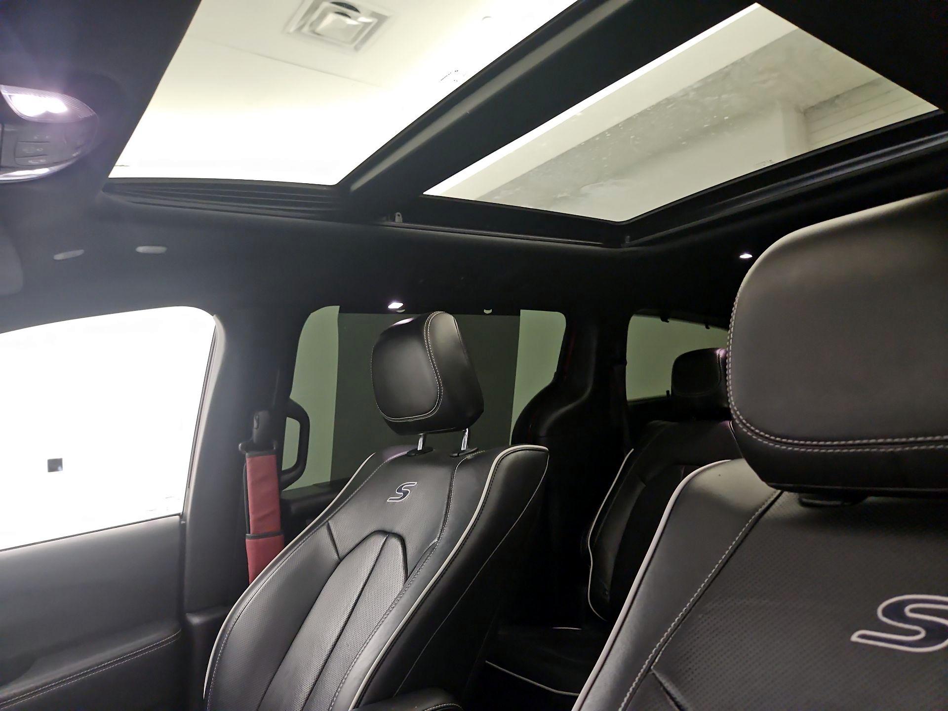 Thumbnail: 2020 Chrysler Pacifica - 18