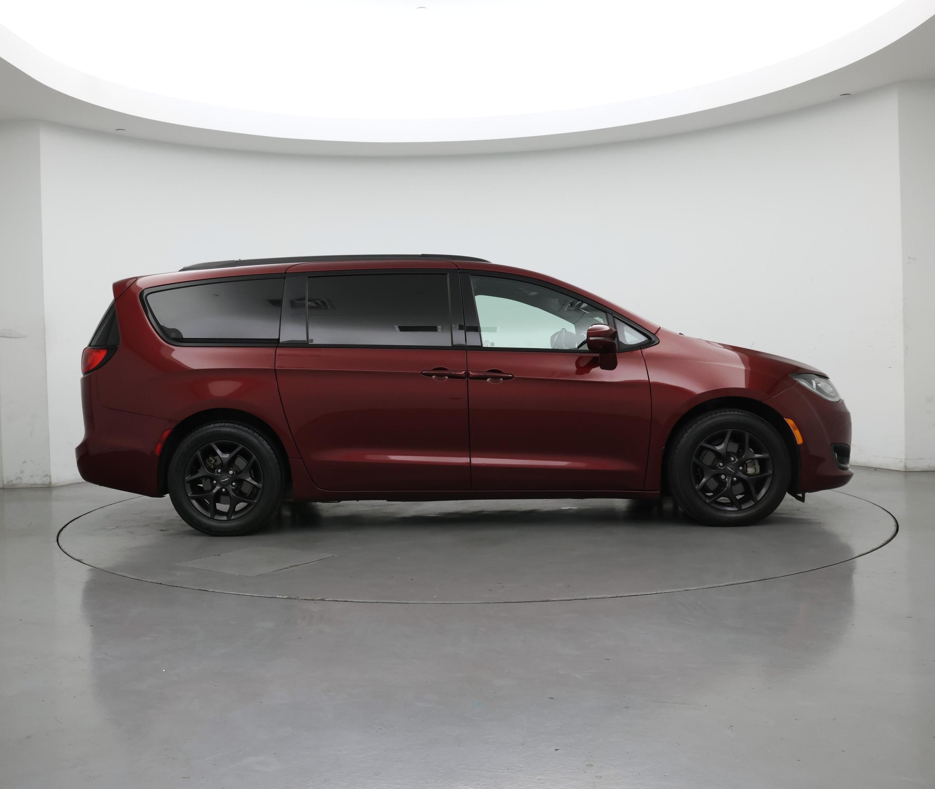 Thumbnail: 2020 Chrysler Pacifica - 7