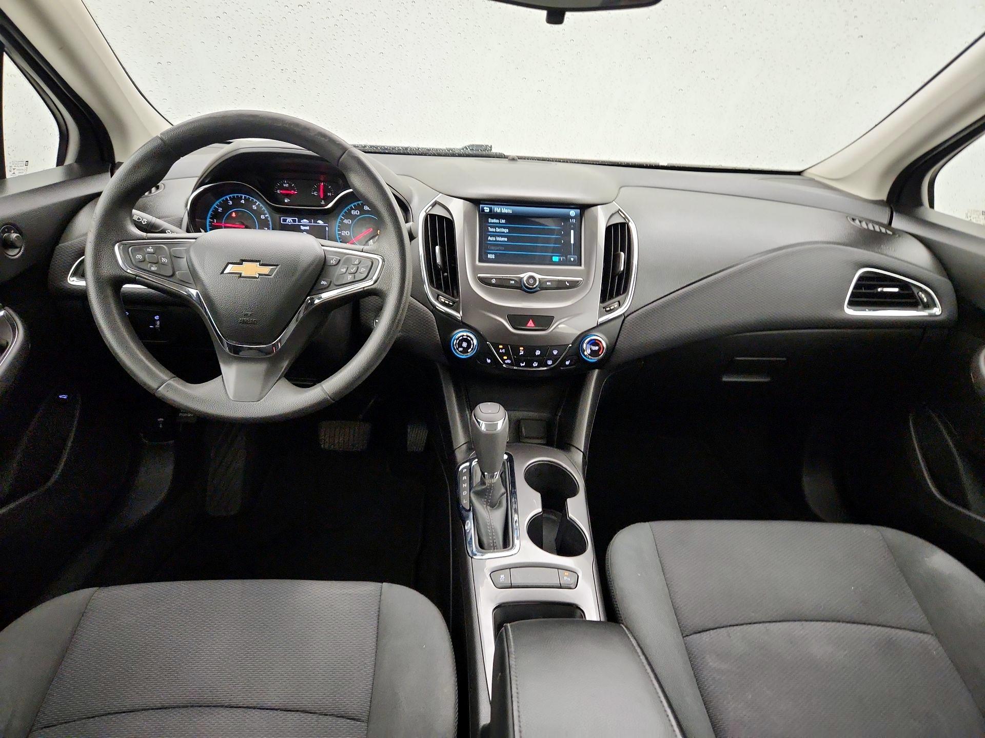 Thumbnail: 2018 Chevrolet Cruze - 9