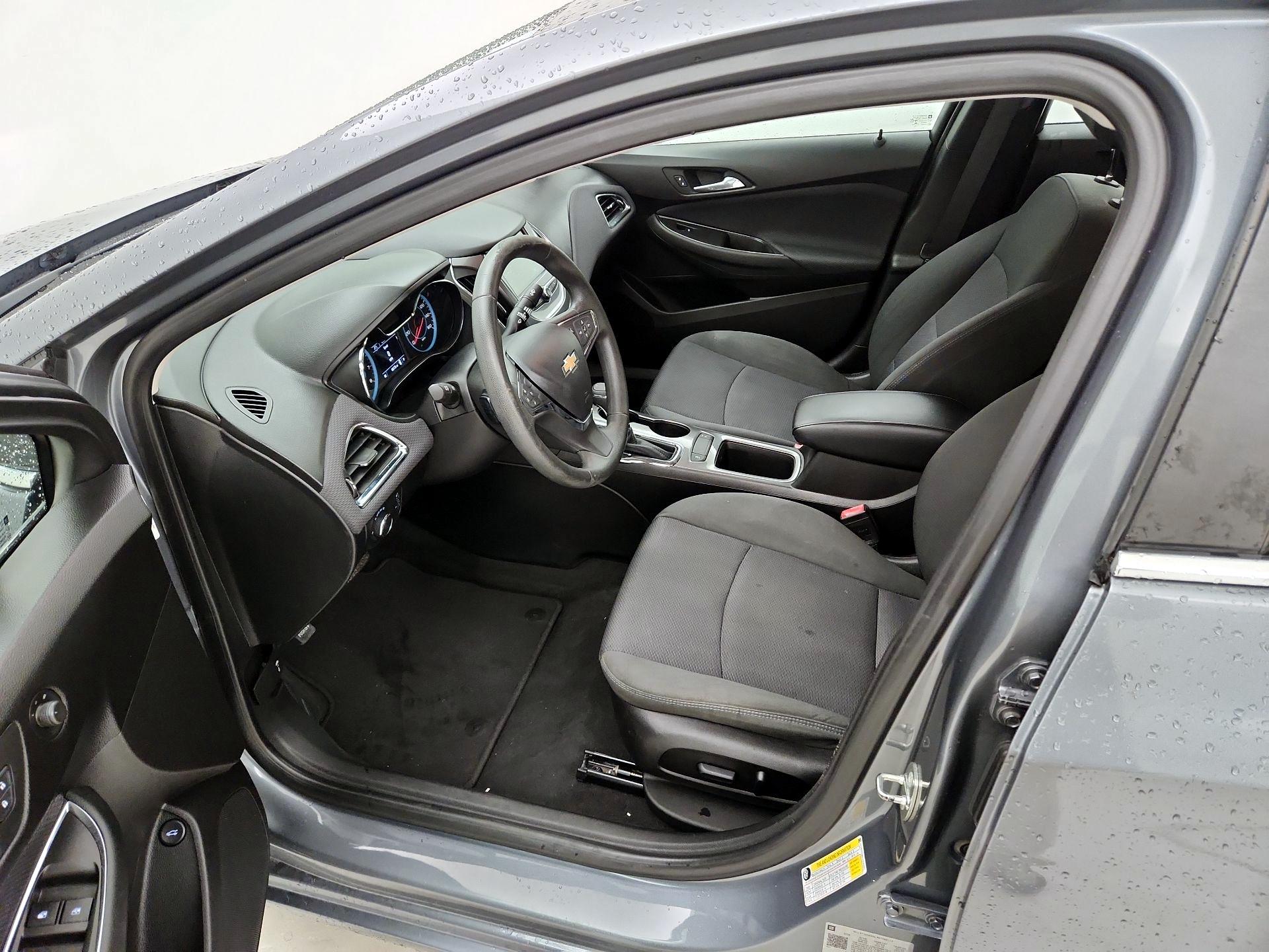 Thumbnail: 2018 Chevrolet Cruze - 11