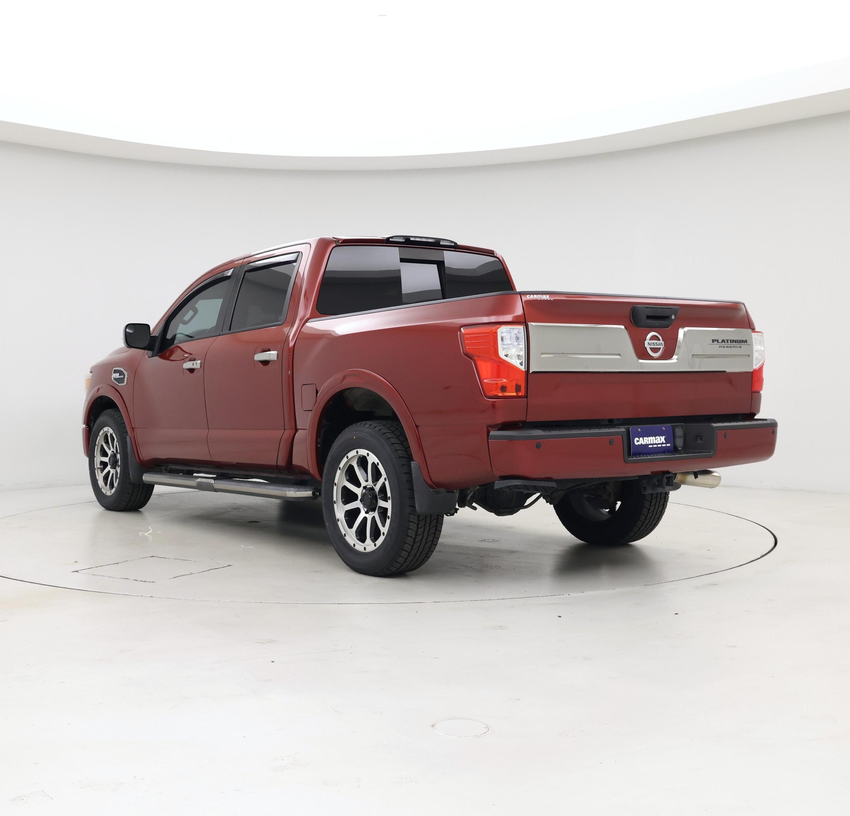 Thumbnail: 2017 Nissan Titan - 2