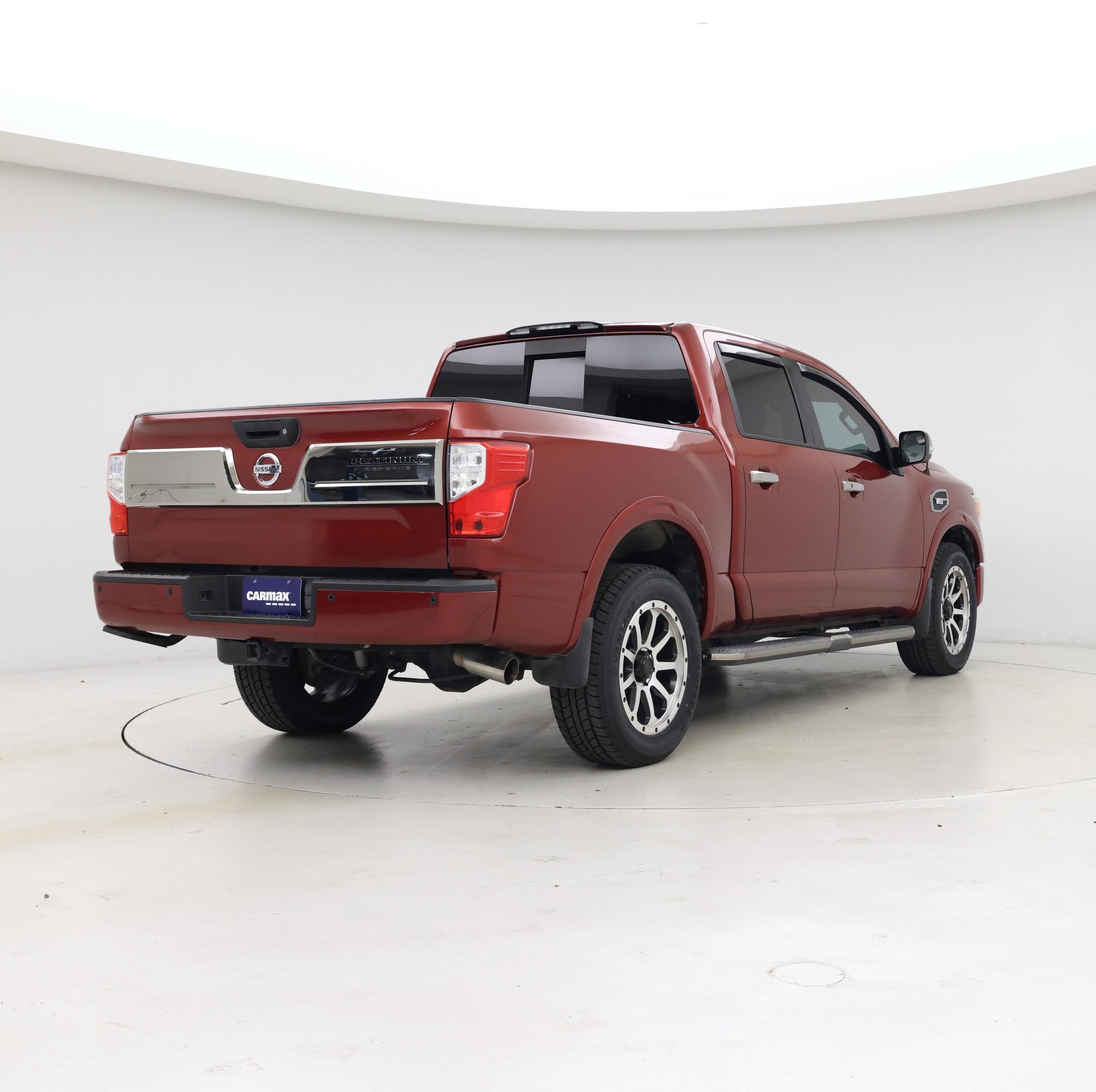 Thumbnail: 2017 Nissan Titan - 8