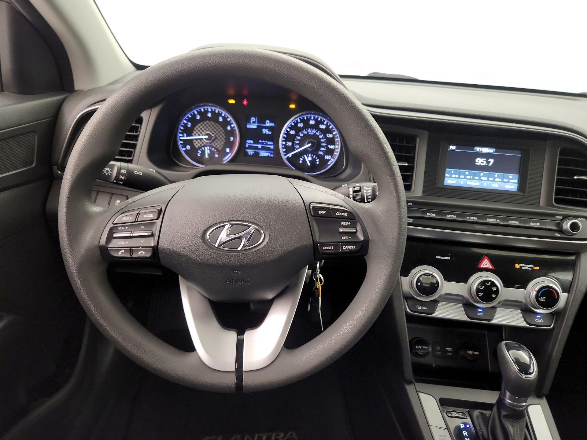 Thumbnail: 2019 Hyundai Elantra - 10