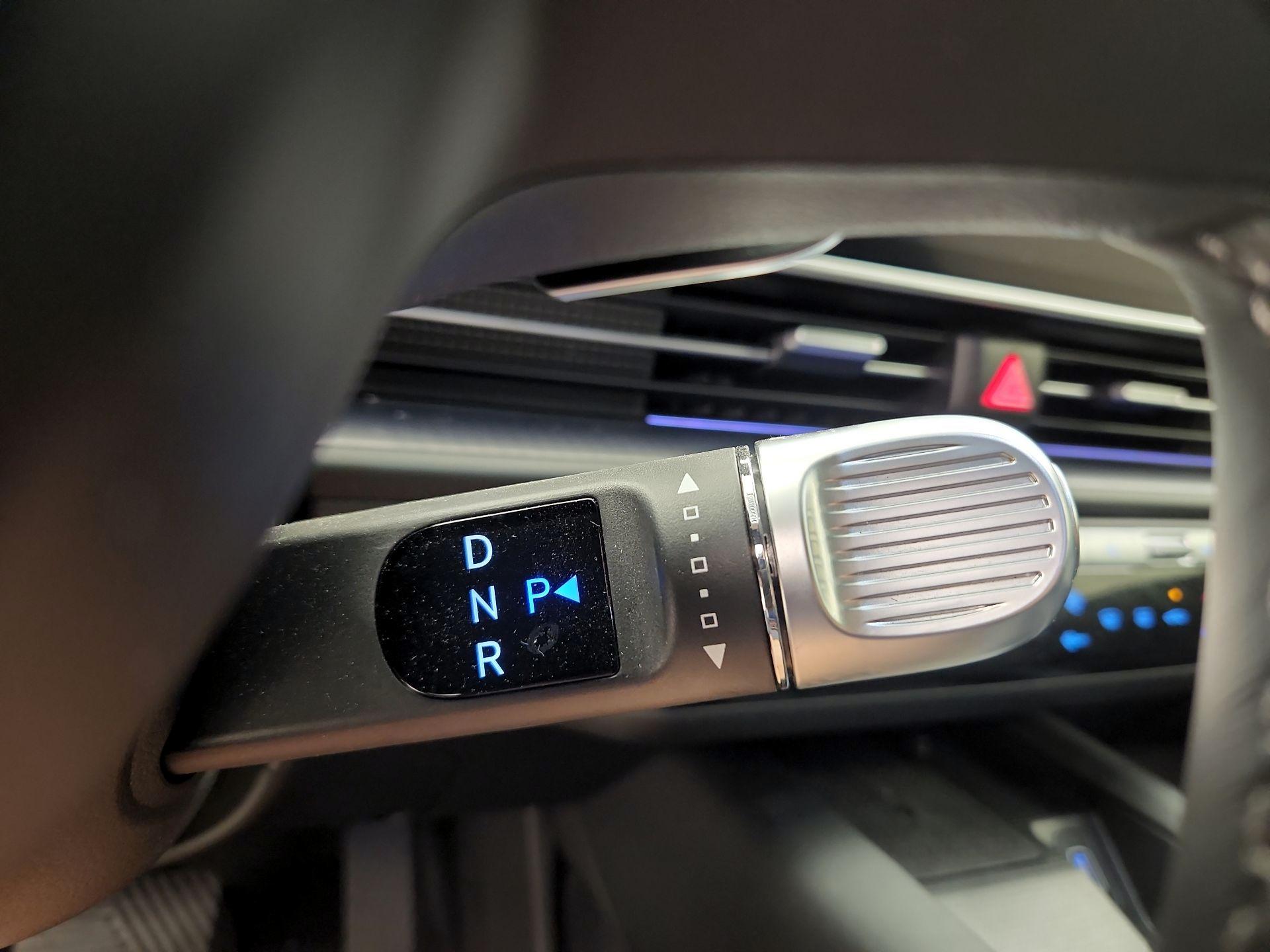 Thumbnail: 2023 Hyundai Ioniq 6 - 18